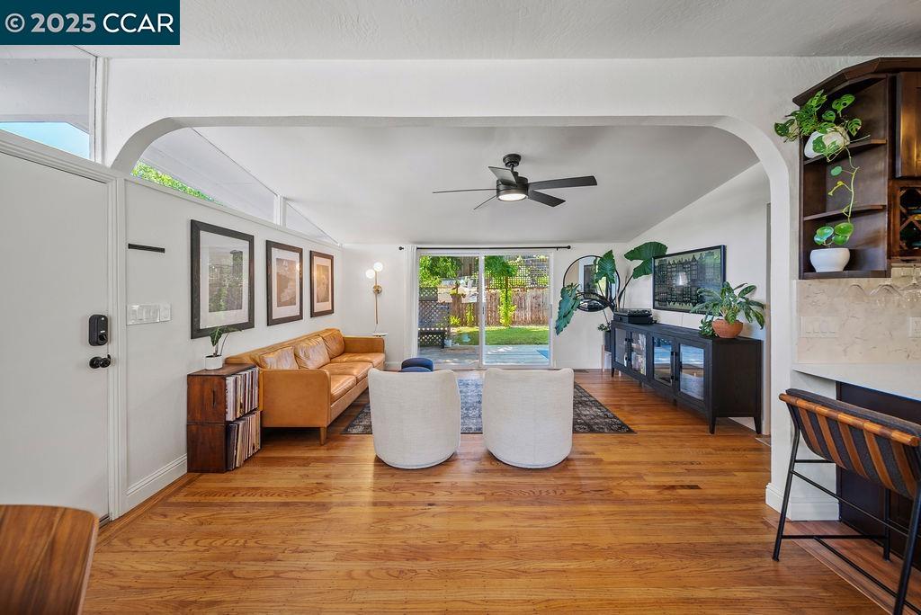 Detail Gallery Image 11 of 41 For 311 Jordan Ct, Martinez,  CA 94553 - 3 Beds | 2 Baths