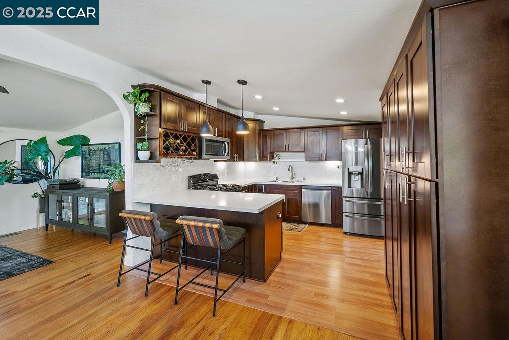 Detail Gallery Image 15 of 41 For 311 Jordan Ct, Martinez,  CA 94553 - 3 Beds | 2 Baths