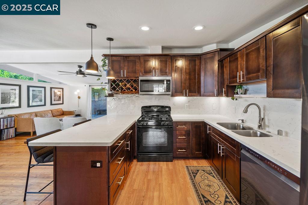 Detail Gallery Image 16 of 41 For 311 Jordan Ct, Martinez,  CA 94553 - 3 Beds | 2 Baths