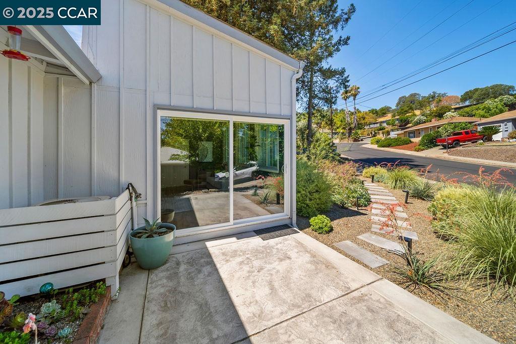 Detail Gallery Image 6 of 41 For 311 Jordan Ct, Martinez,  CA 94553 - 3 Beds | 2 Baths