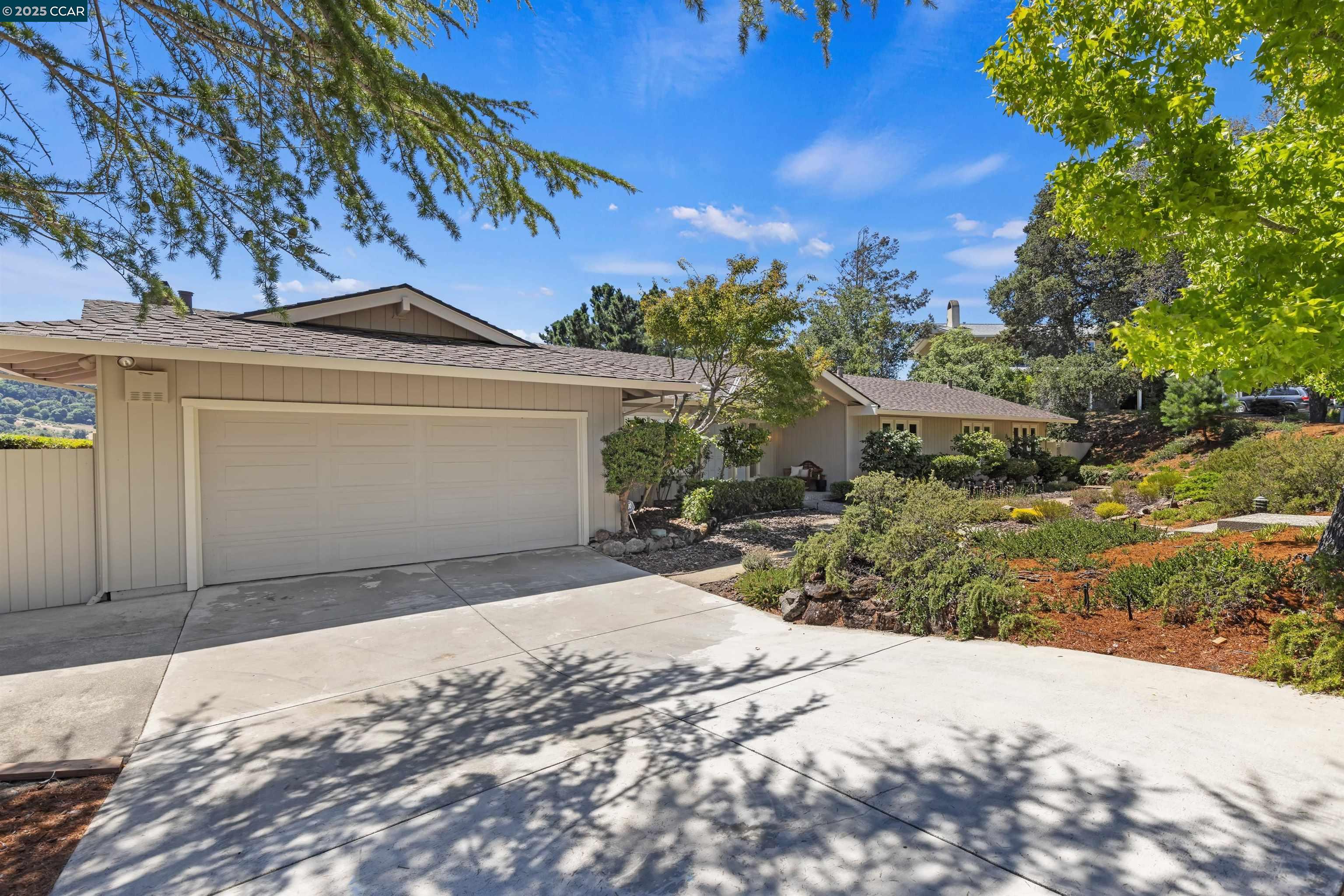 Detail Gallery Image 17 of 55 For 11 Breck Ct, Moraga,  CA 94556 - 4 Beds | 2/1 Baths