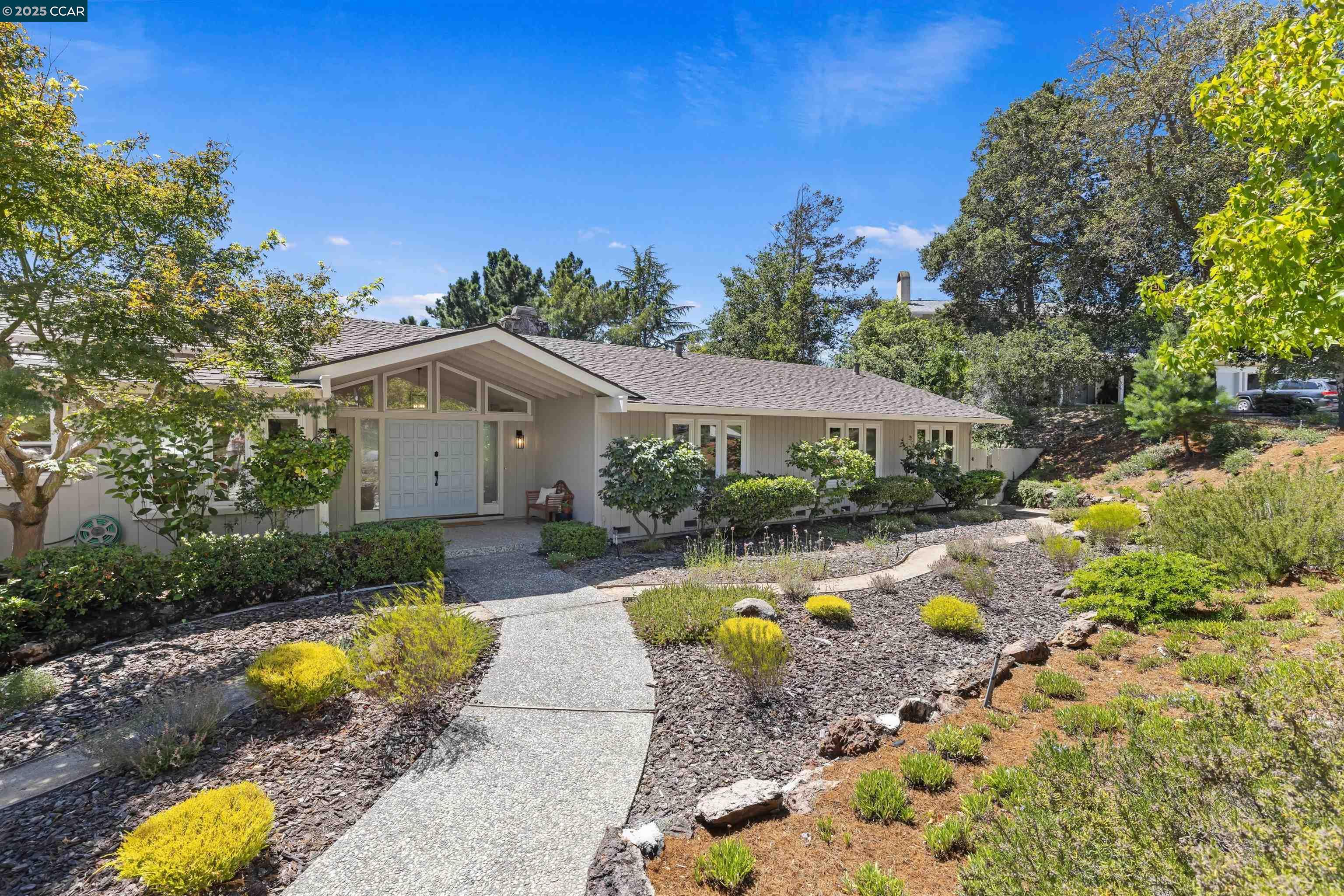 Detail Gallery Image 18 of 55 For 11 Breck Ct, Moraga,  CA 94556 - 4 Beds | 2/1 Baths
