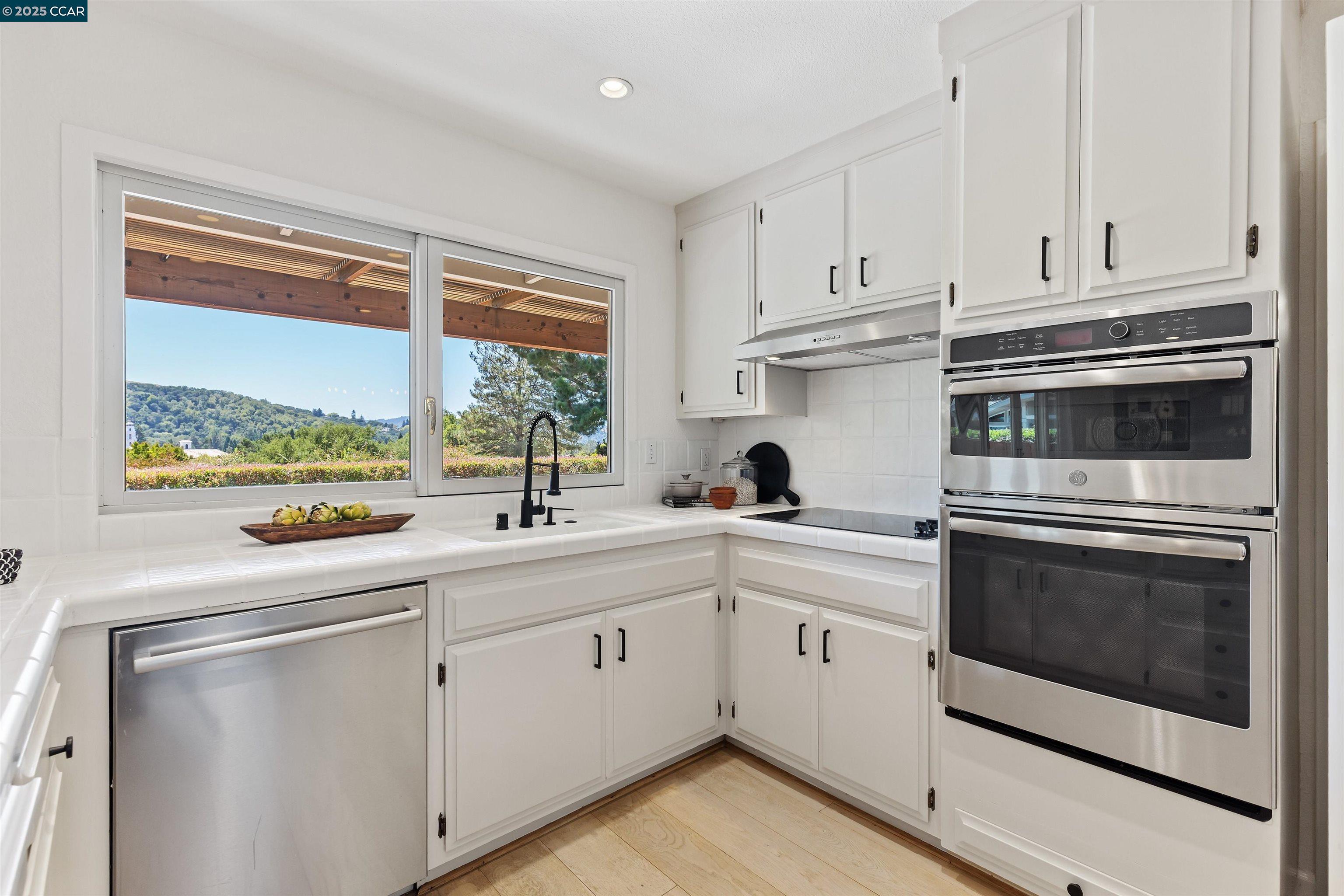 Detail Gallery Image 32 of 55 For 11 Breck Ct, Moraga,  CA 94556 - 4 Beds | 2/1 Baths