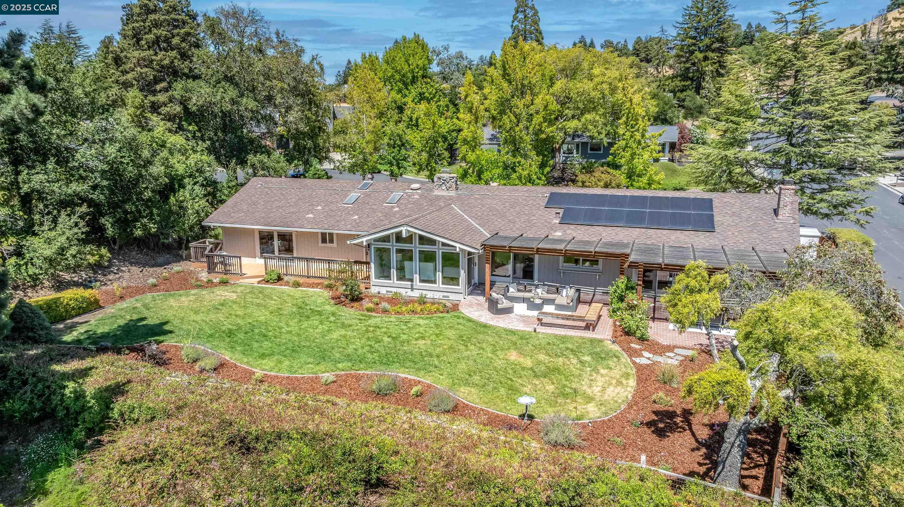 Detail Gallery Image 6 of 55 For 11 Breck Ct, Moraga,  CA 94556 - 4 Beds | 2/1 Baths