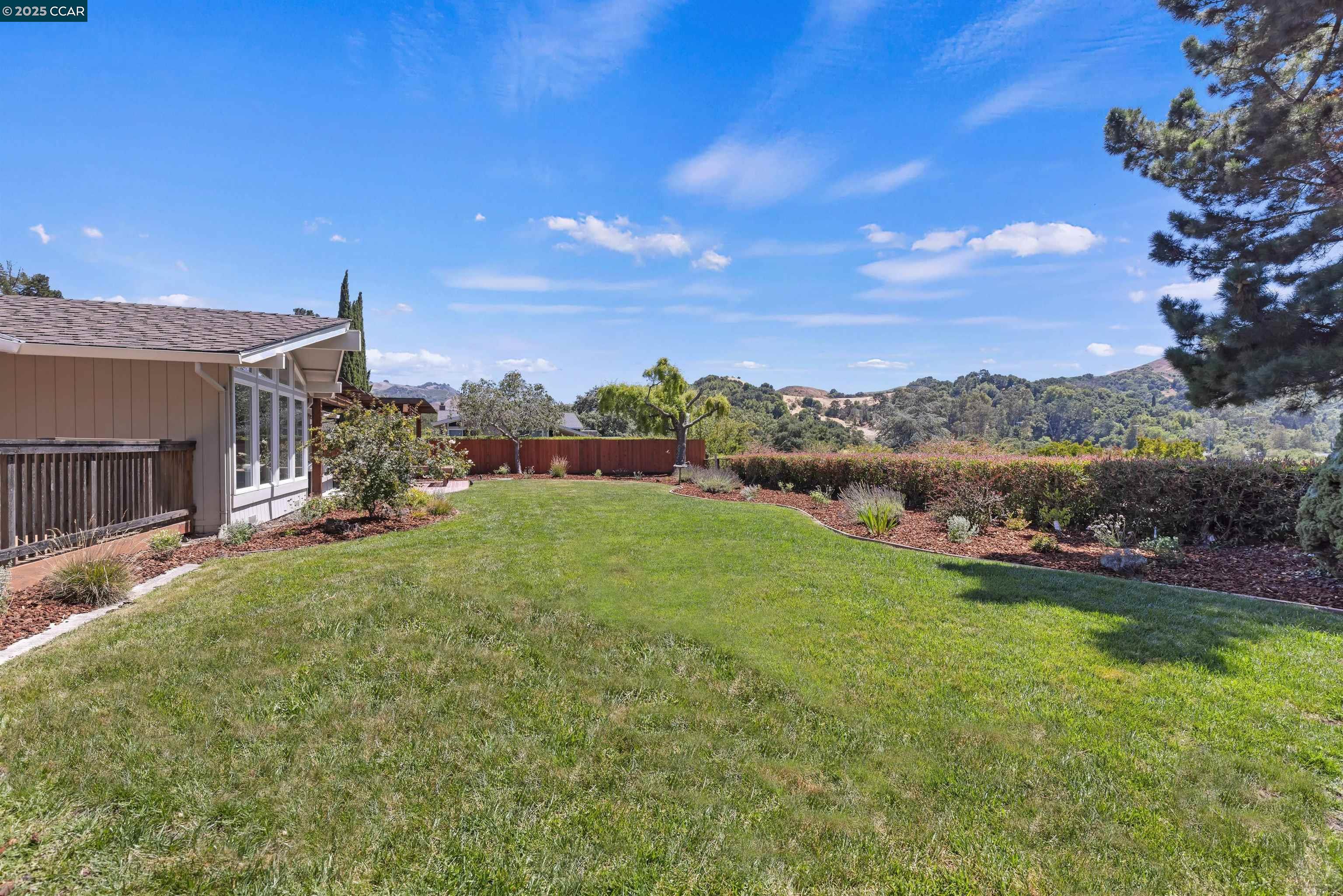 Detail Gallery Image 10 of 55 For 11 Breck Ct, Moraga,  CA 94556 - 4 Beds | 2/1 Baths