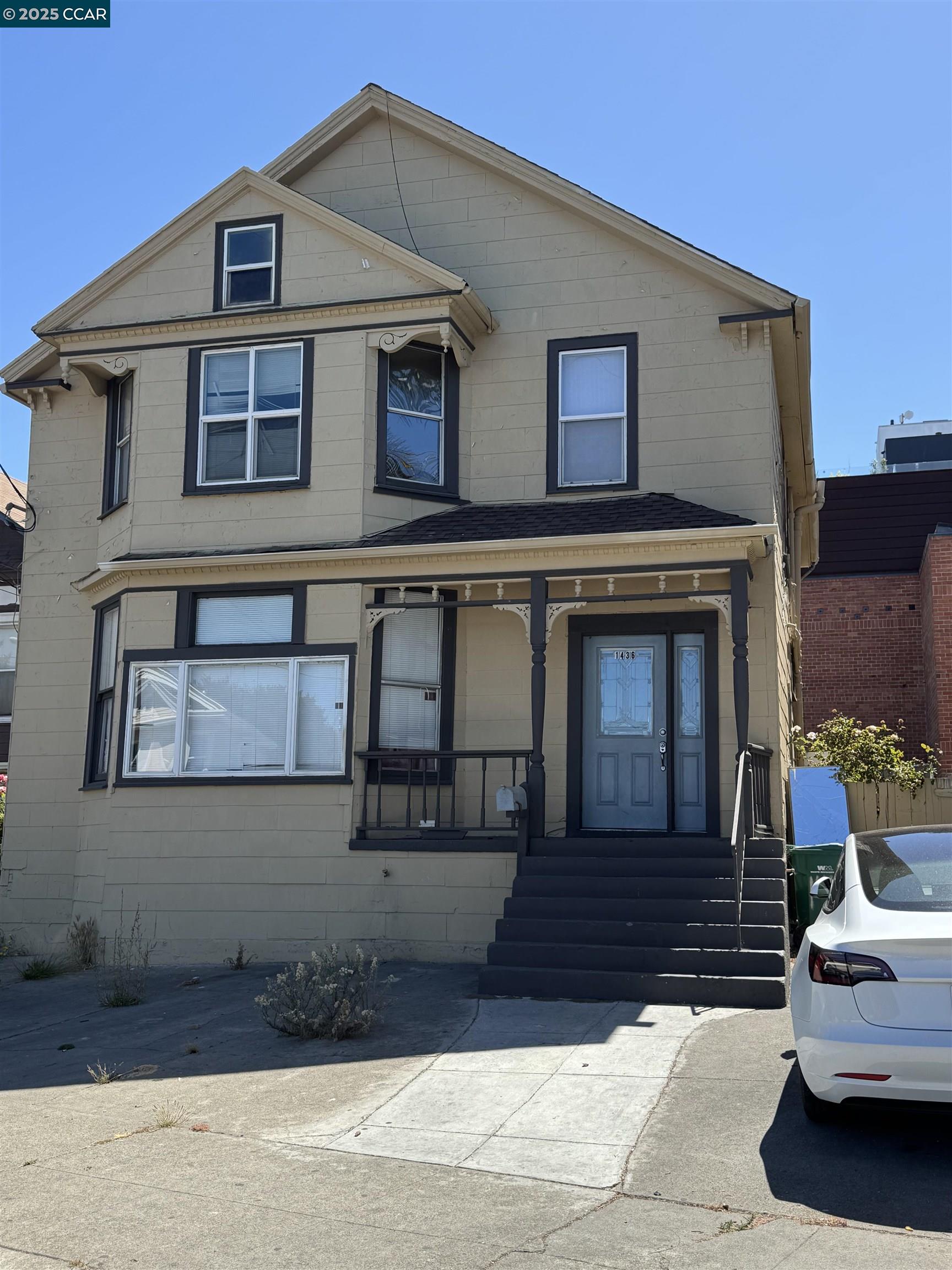 Detail Gallery Image 2 of 42 For 1436 Peralta St, Oakland,  CA 94607 - 10 Beds | 2/1 Baths