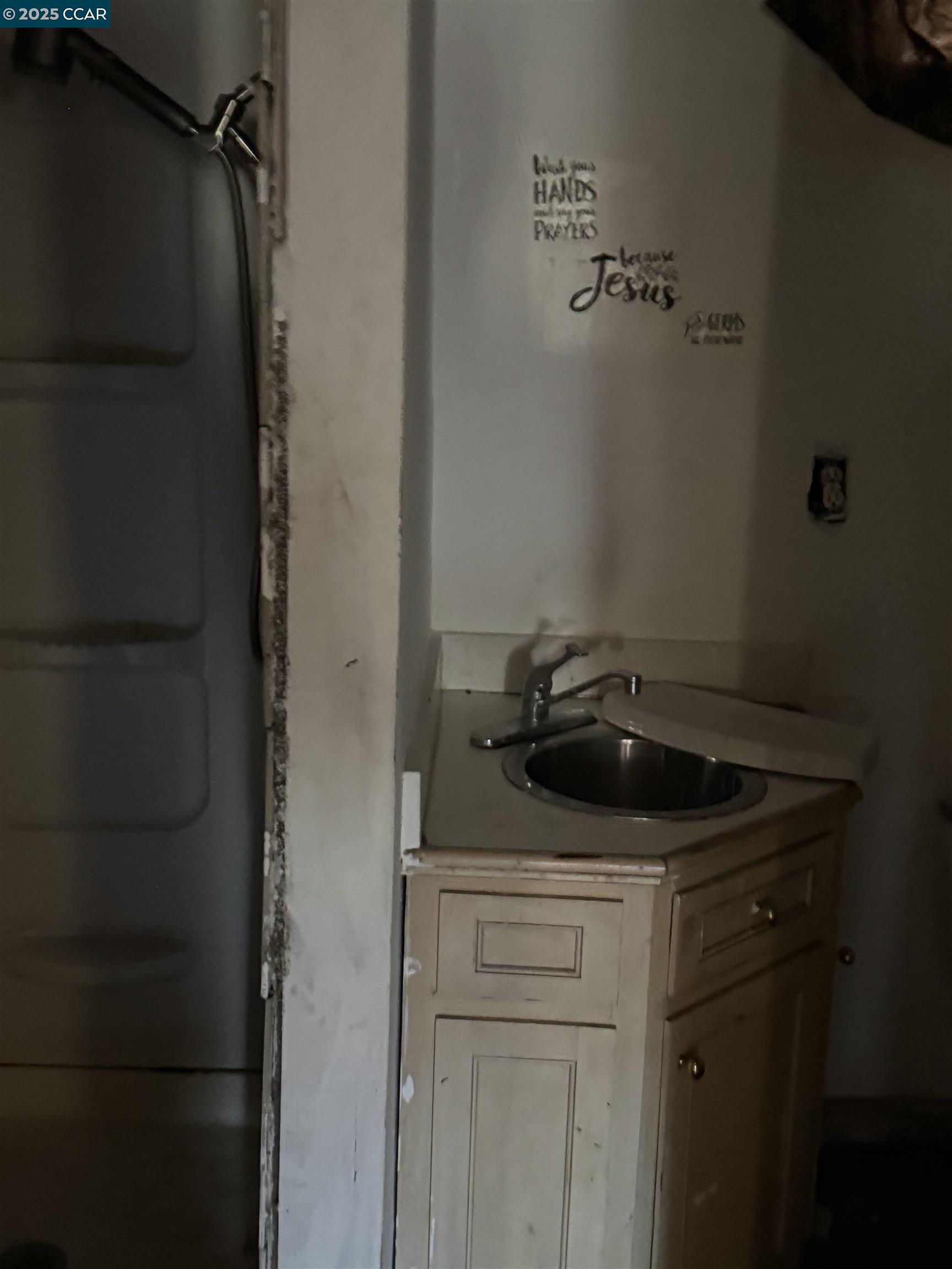 Detail Gallery Image 15 of 42 For 1436 Peralta St, Oakland,  CA 94607 - 10 Beds | 2/1 Baths