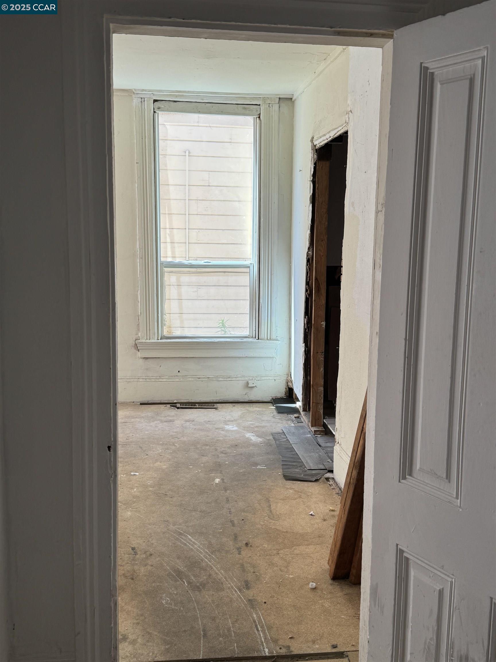 Detail Gallery Image 8 of 42 For 1436 Peralta St, Oakland,  CA 94607 - 10 Beds | 2/1 Baths