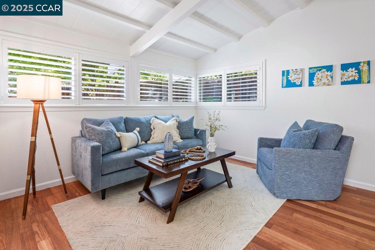 Detail Gallery Image 12 of 28 For 12 Dos Encinas, Orinda,  CA 94563 - 3 Beds | 2 Baths