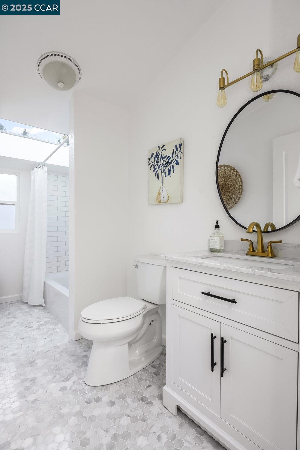 Detail Gallery Image 15 of 28 For 12 Dos Encinas, Orinda,  CA 94563 - 3 Beds | 2 Baths