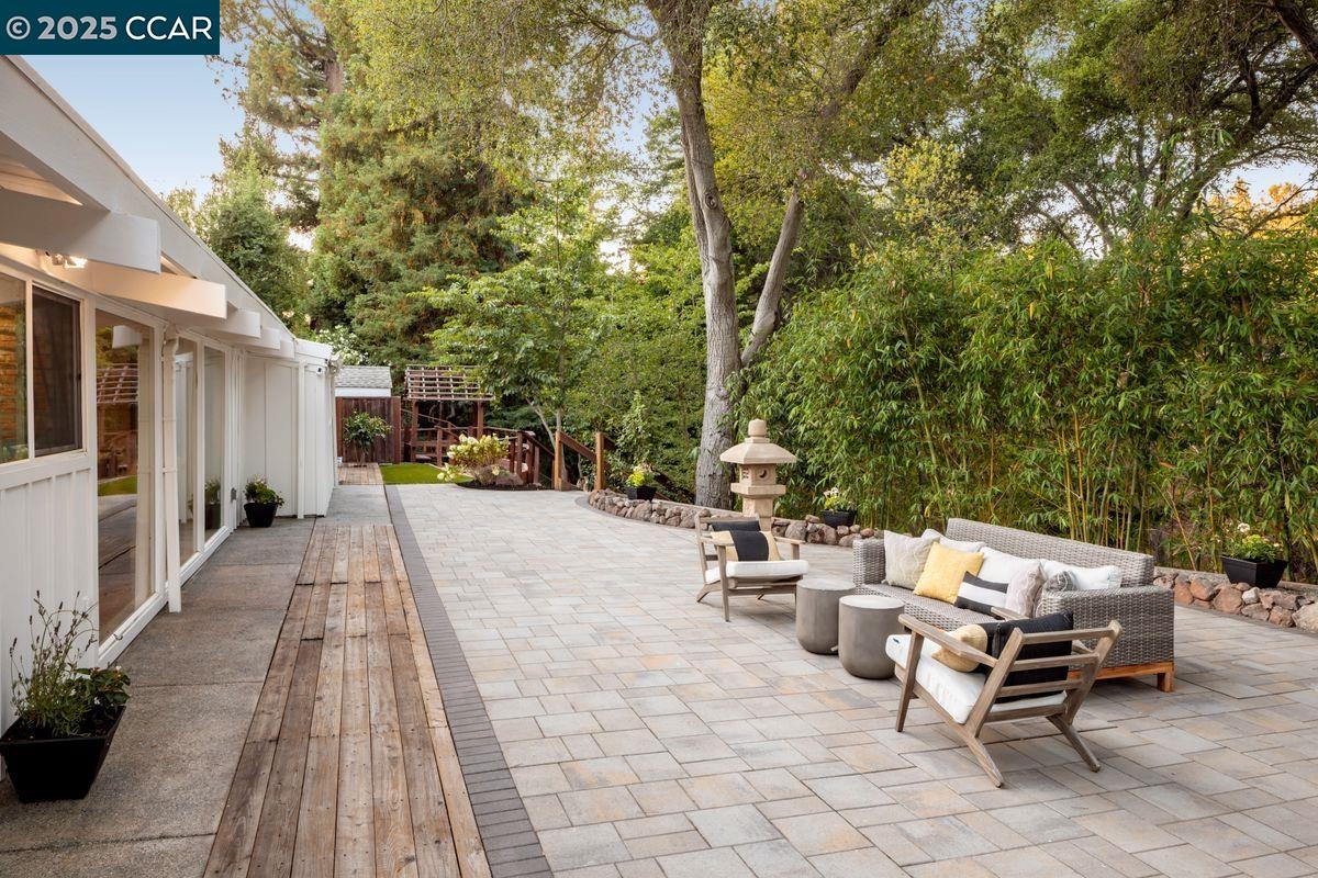 Detail Gallery Image 20 of 28 For 12 Dos Encinas, Orinda,  CA 94563 - 3 Beds | 2 Baths