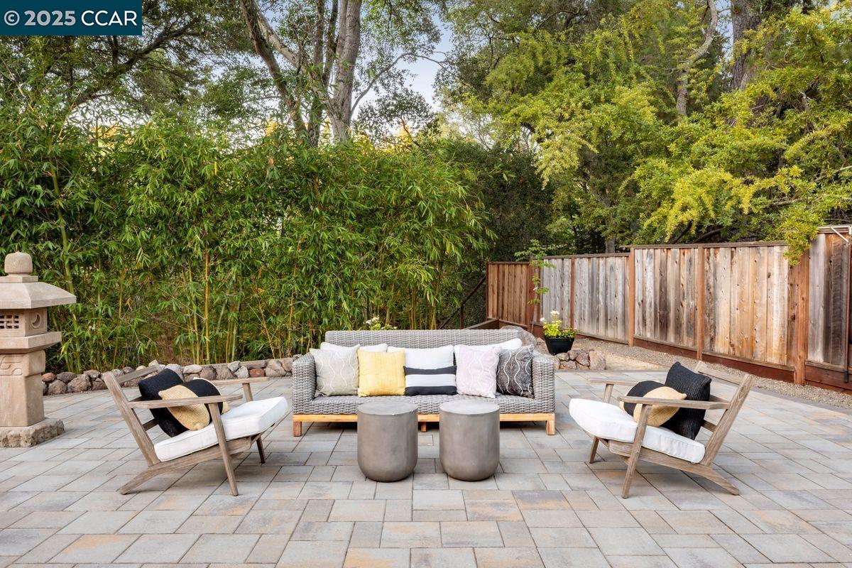 Detail Gallery Image 21 of 28 For 12 Dos Encinas, Orinda,  CA 94563 - 3 Beds | 2 Baths