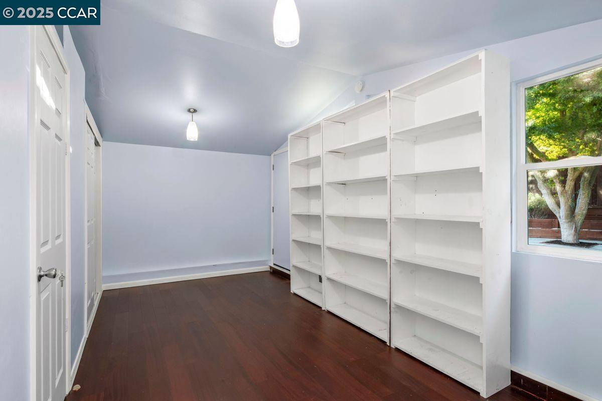 Detail Gallery Image 27 of 28 For 12 Dos Encinas, Orinda,  CA 94563 - 3 Beds | 2 Baths