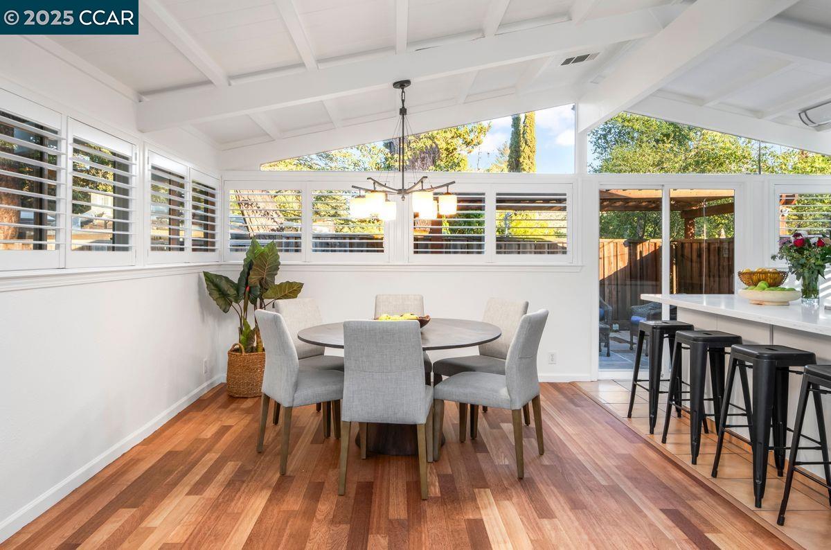 Detail Gallery Image 6 of 28 For 12 Dos Encinas, Orinda,  CA 94563 - 3 Beds | 2 Baths