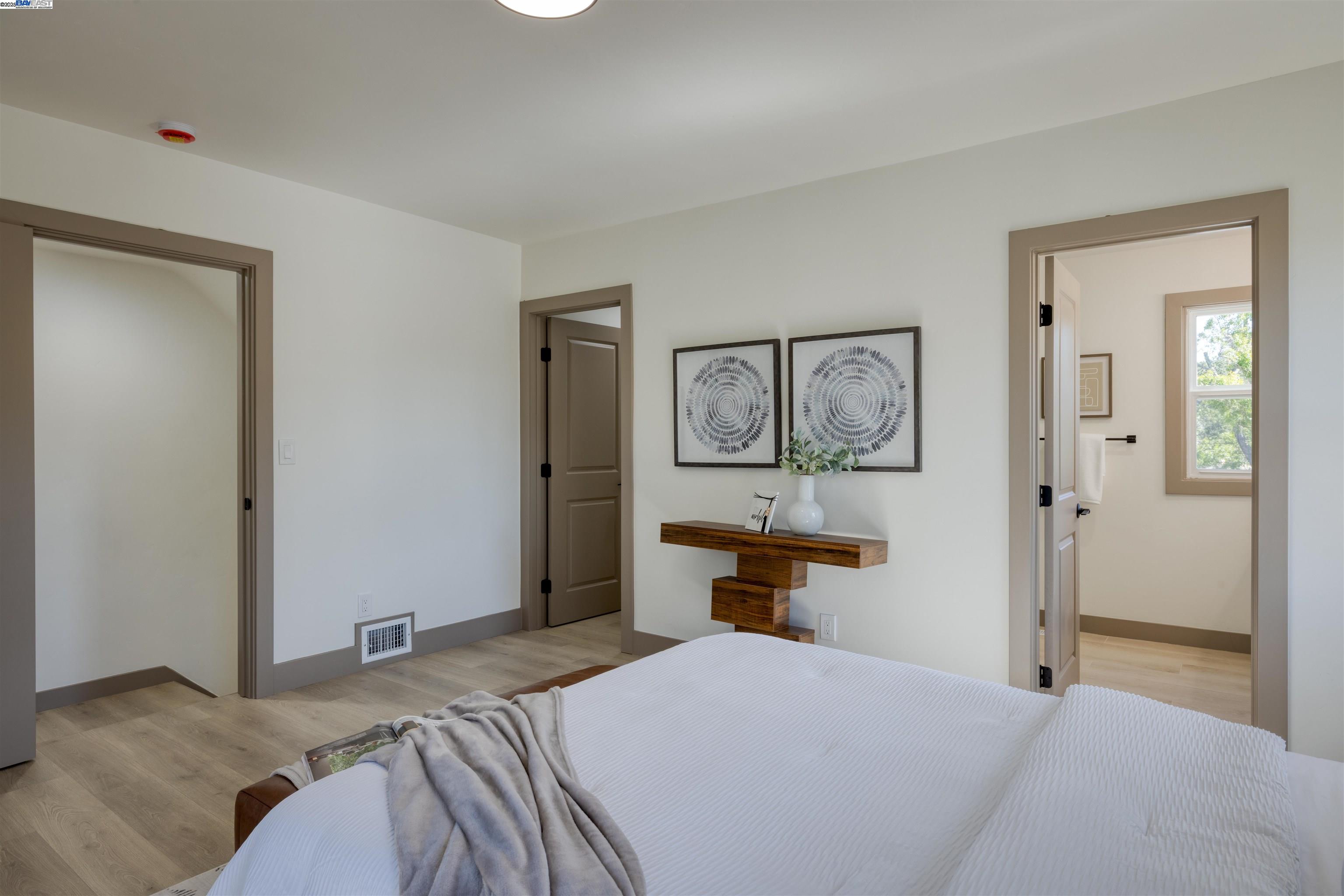 Detail Gallery Image 18 of 25 For 135 Morningside Drive, San Anselmo,  CA 94960-1508 - 3 Beds | 2/1 Baths