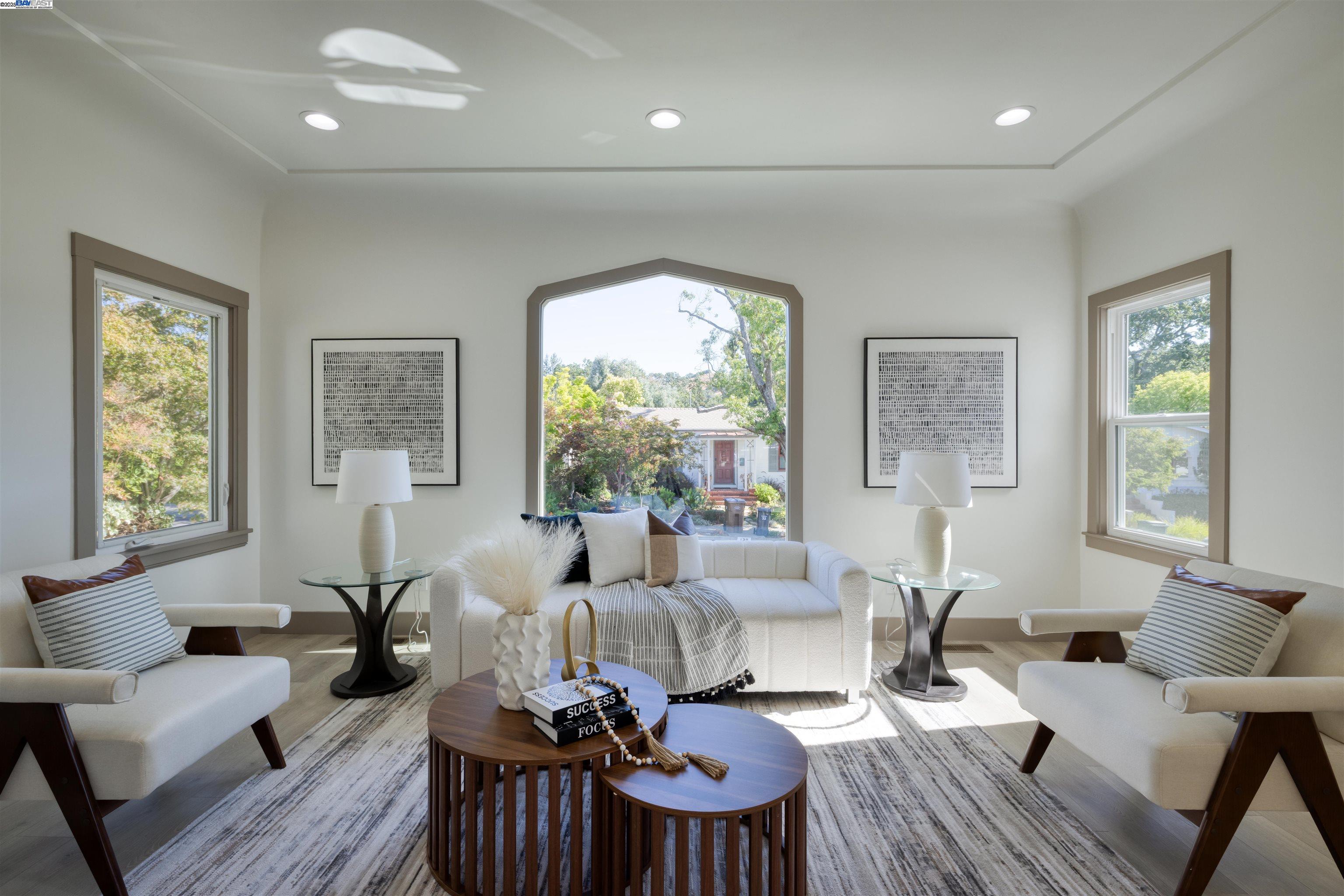 Detail Gallery Image 4 of 25 For 135 Morningside Drive, San Anselmo,  CA 94960-1508 - 3 Beds | 2/1 Baths