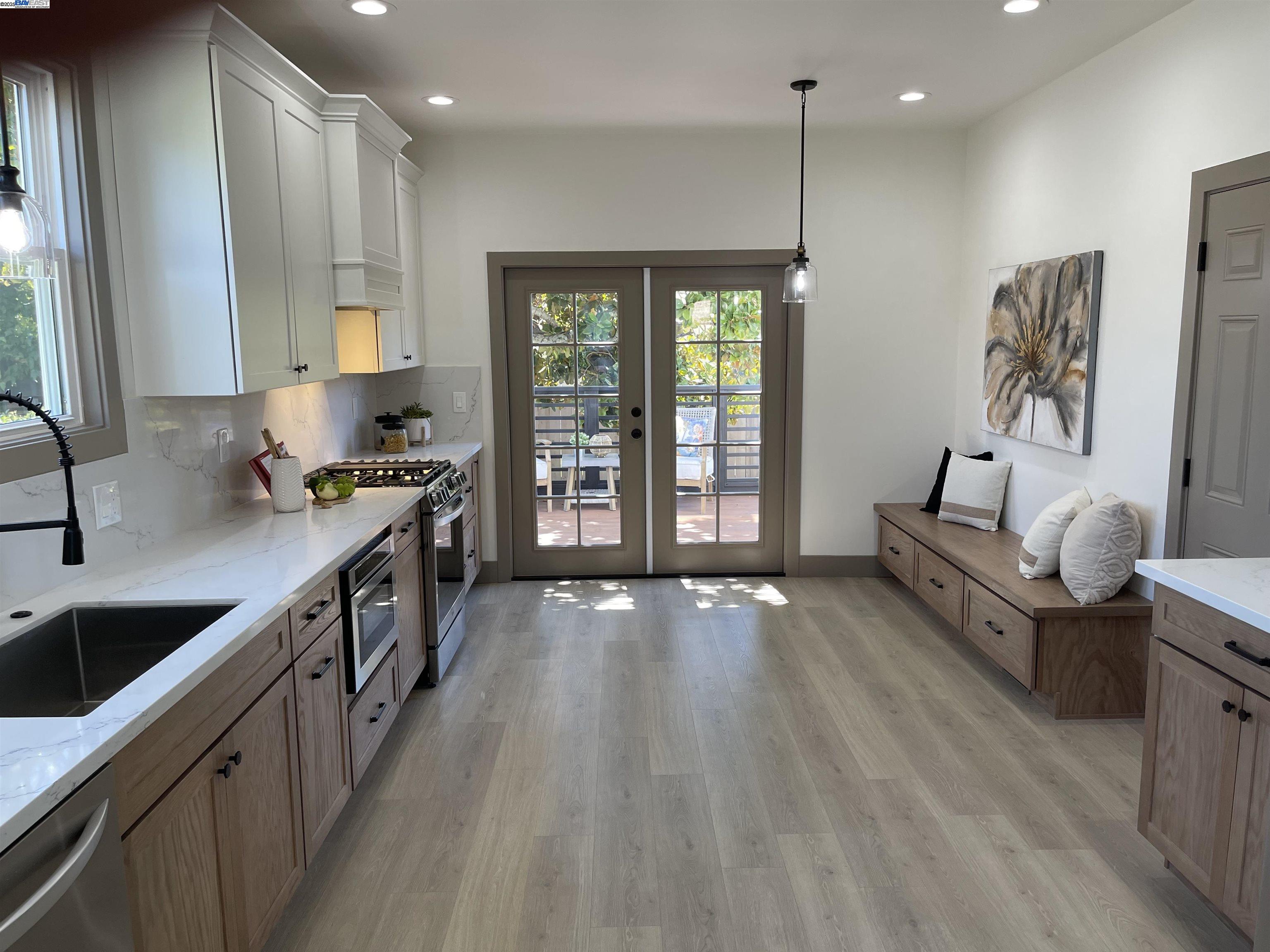 Detail Gallery Image 7 of 25 For 135 Morningside Drive, San Anselmo,  CA 94960-1508 - 3 Beds | 2/1 Baths