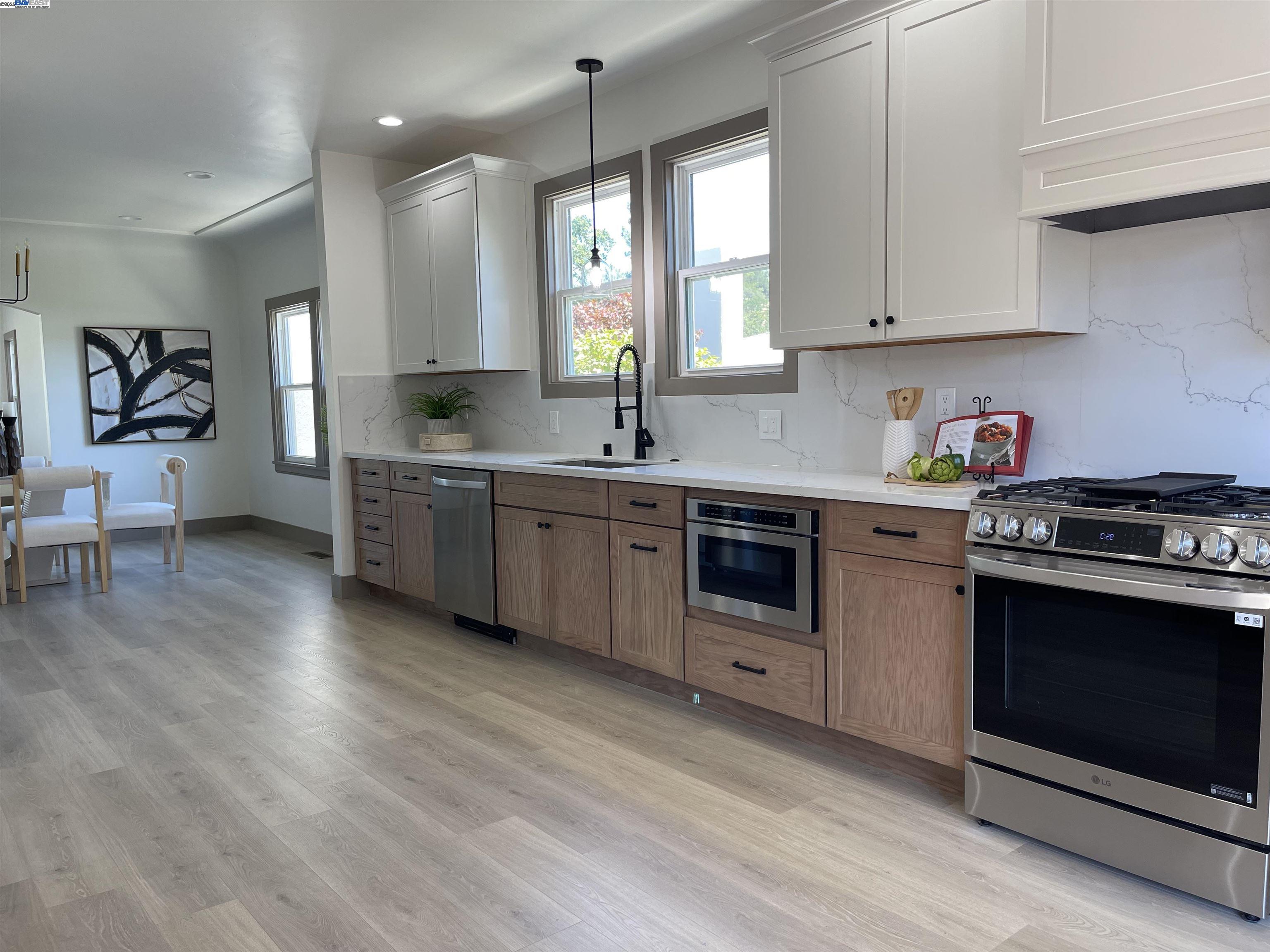 Detail Gallery Image 9 of 25 For 135 Morningside Drive, San Anselmo,  CA 94960-1508 - 3 Beds | 2/1 Baths