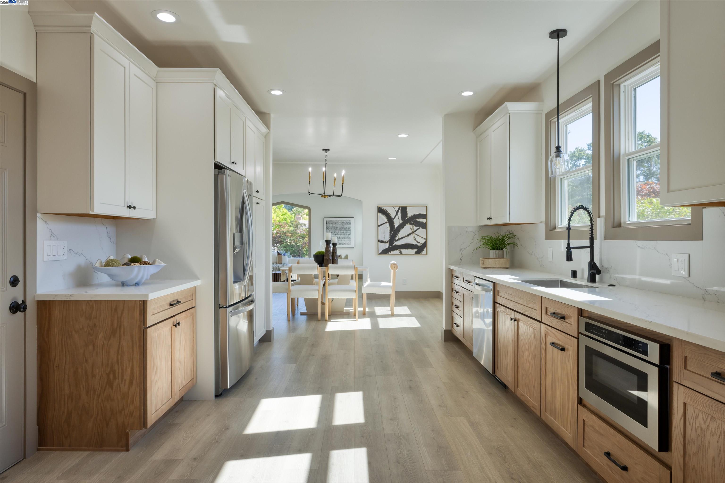 Detail Gallery Image 10 of 25 For 135 Morningside Drive, San Anselmo,  CA 94960-1508 - 3 Beds | 2/1 Baths