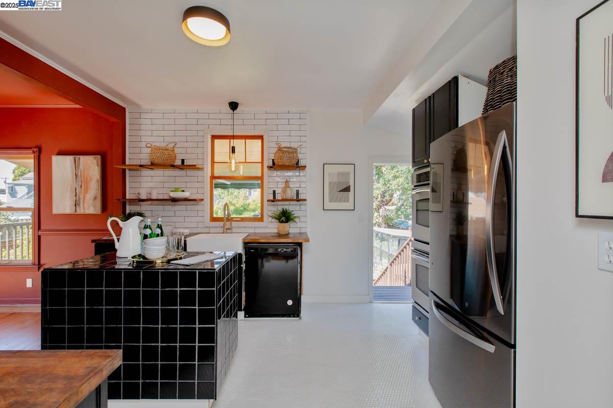 Detail Gallery Image 15 of 60 For 465 Taylor Ave, Alameda,  CA 94501 - 4 Beds | 2 Baths