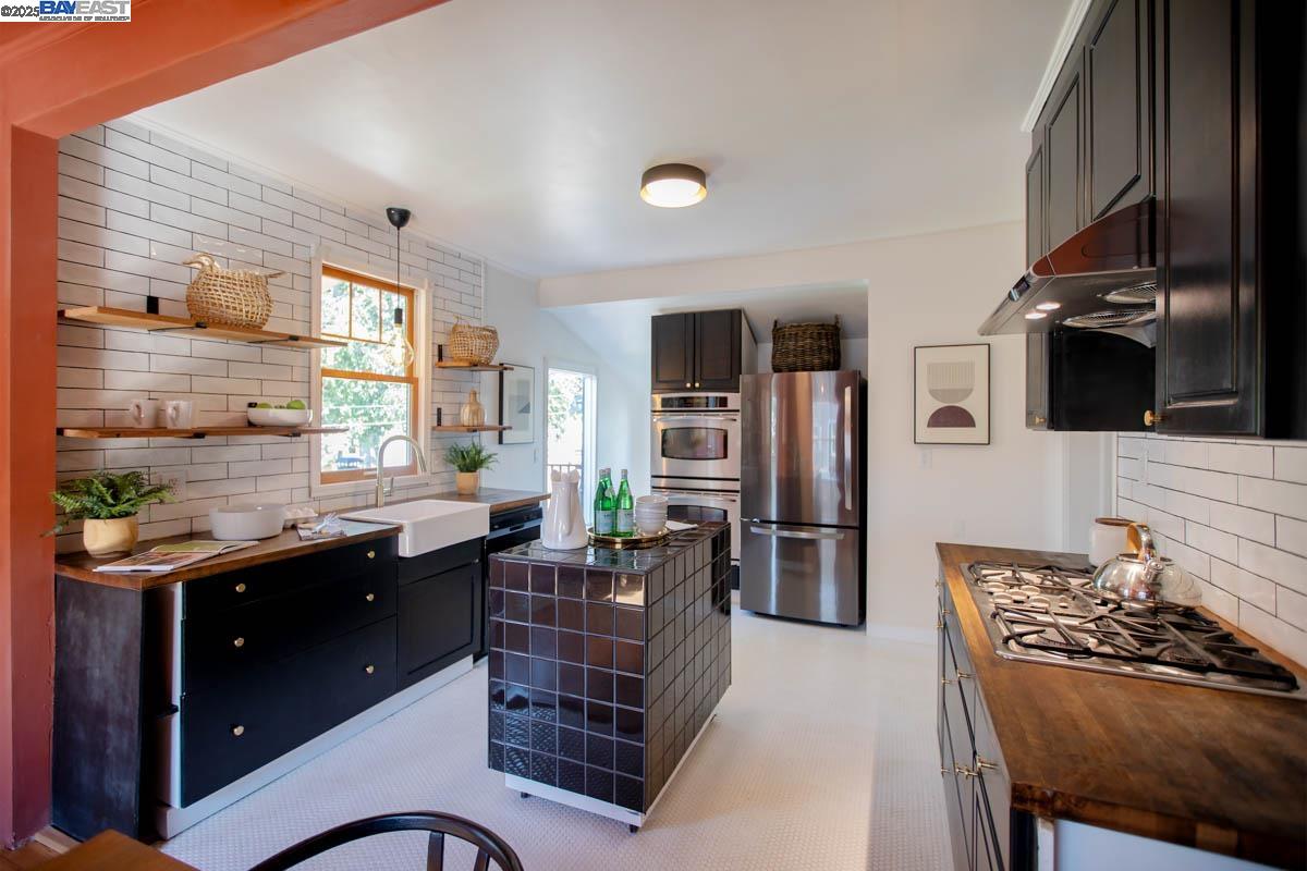 Detail Gallery Image 16 of 60 For 465 Taylor Ave, Alameda,  CA 94501 - 4 Beds | 2 Baths