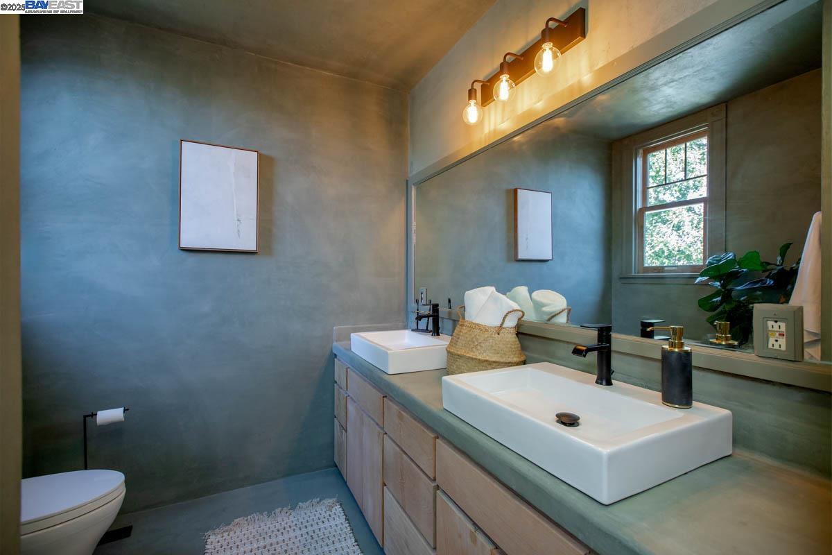 Detail Gallery Image 22 of 60 For 465 Taylor Ave, Alameda,  CA 94501 - 4 Beds | 2 Baths