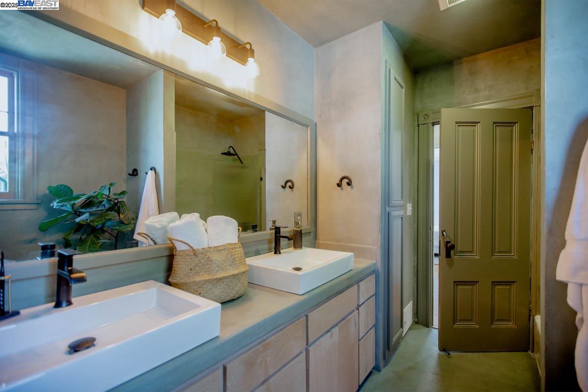 Detail Gallery Image 23 of 60 For 465 Taylor Ave, Alameda,  CA 94501 - 4 Beds | 2 Baths