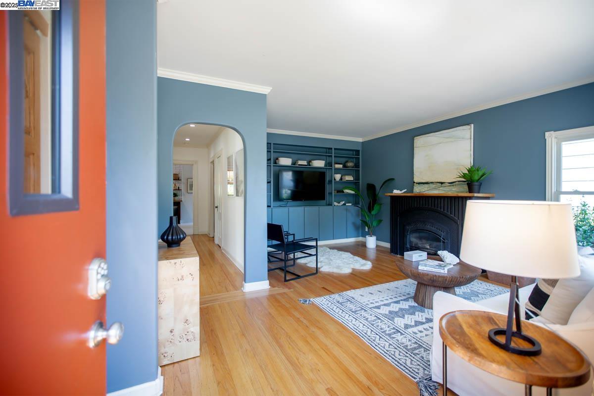 Detail Gallery Image 4 of 60 For 465 Taylor Ave, Alameda,  CA 94501 - 4 Beds | 2 Baths