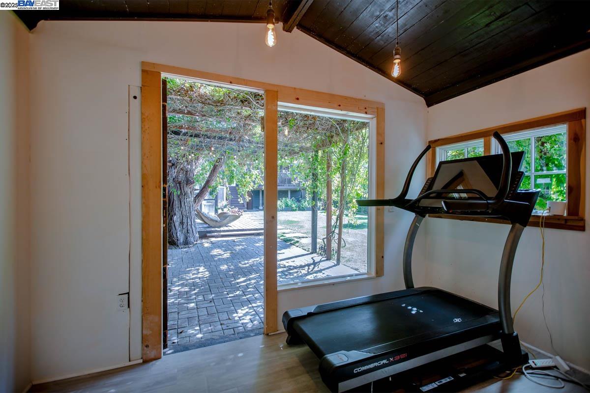 Detail Gallery Image 34 of 60 For 465 Taylor Ave, Alameda,  CA 94501 - 4 Beds | 2 Baths