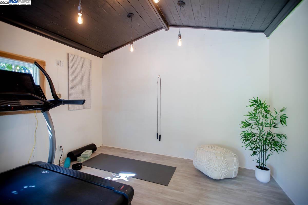 Detail Gallery Image 35 of 60 For 465 Taylor Ave, Alameda,  CA 94501 - 4 Beds | 2 Baths