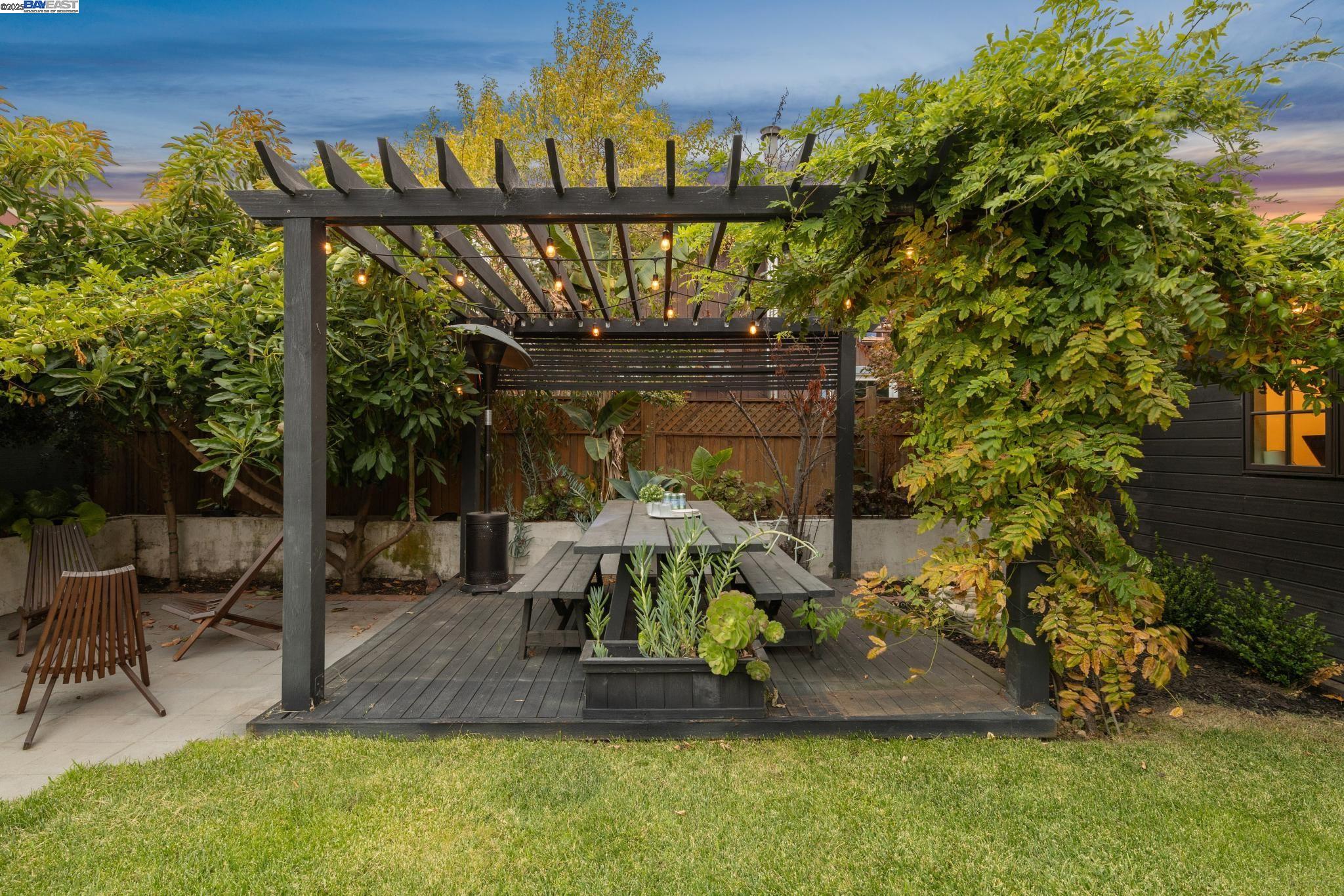 Detail Gallery Image 49 of 60 For 465 Taylor Ave, Alameda,  CA 94501 - 4 Beds | 2 Baths
