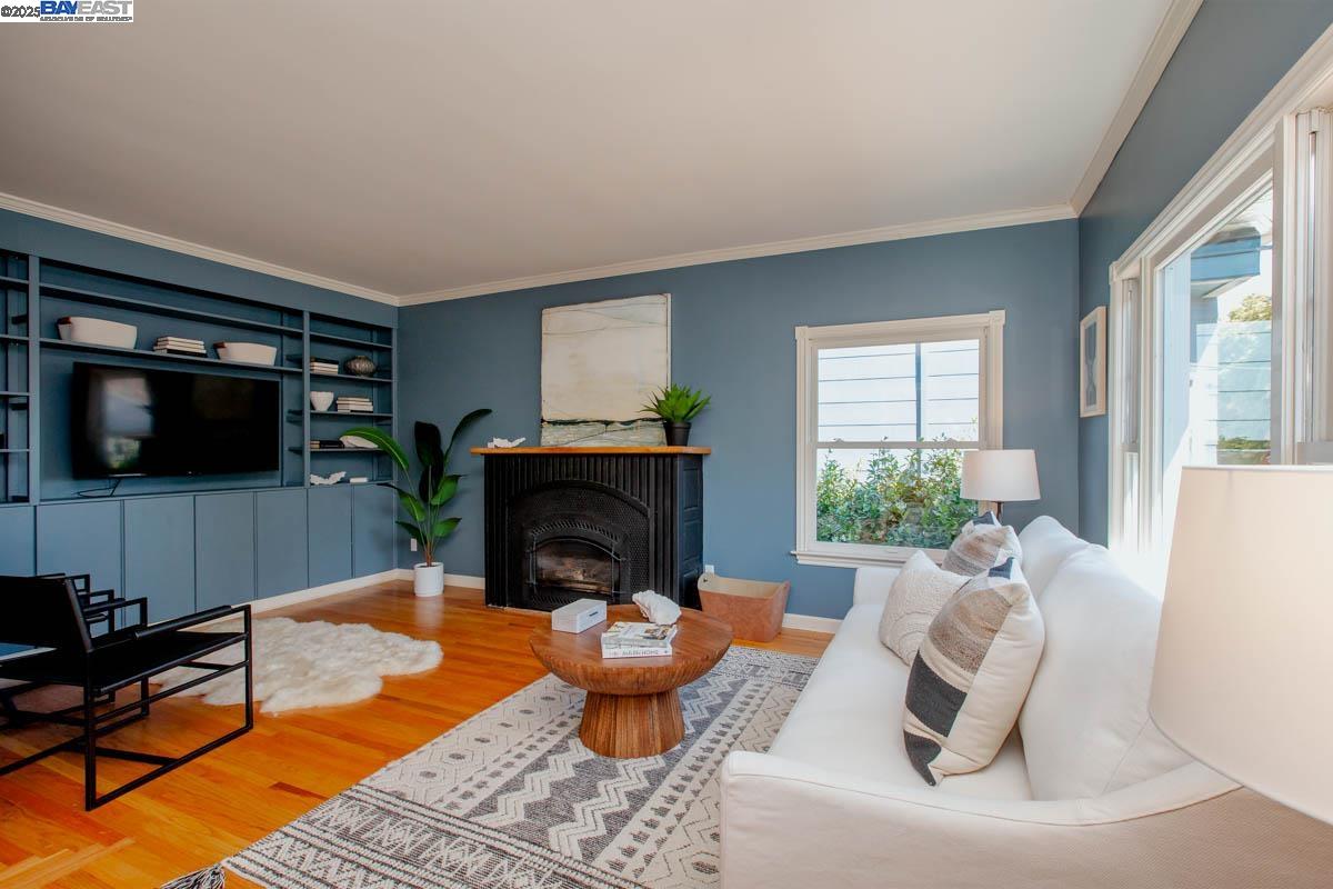 Detail Gallery Image 7 of 60 For 465 Taylor Ave, Alameda,  CA 94501 - 4 Beds | 2 Baths