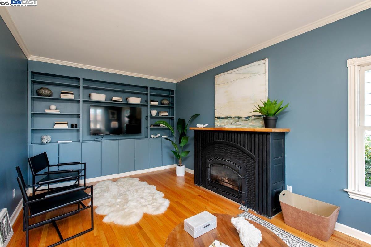 Detail Gallery Image 8 of 60 For 465 Taylor Ave, Alameda,  CA 94501 - 4 Beds | 2 Baths