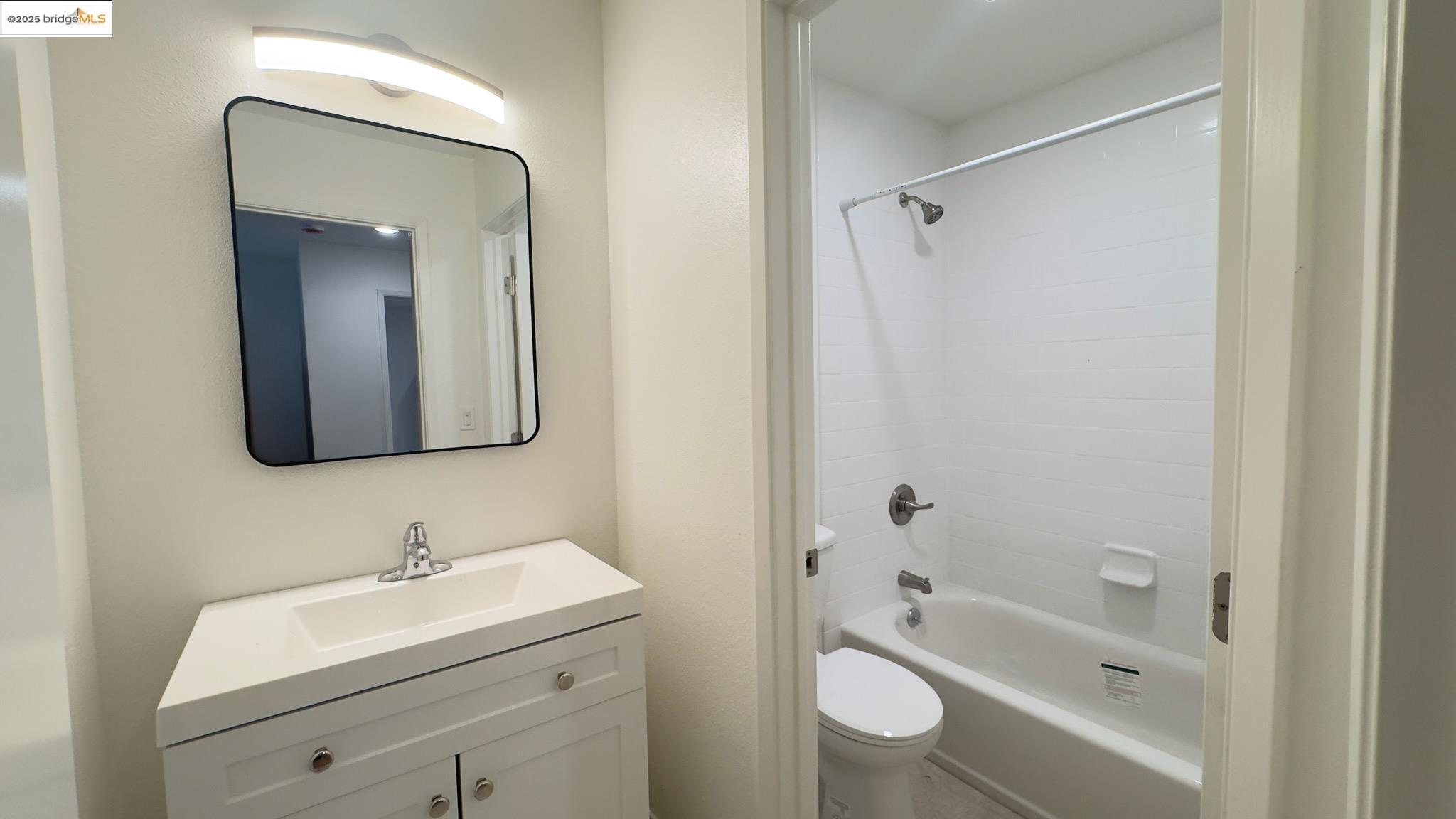 Photo #5: 41107819 Listing 