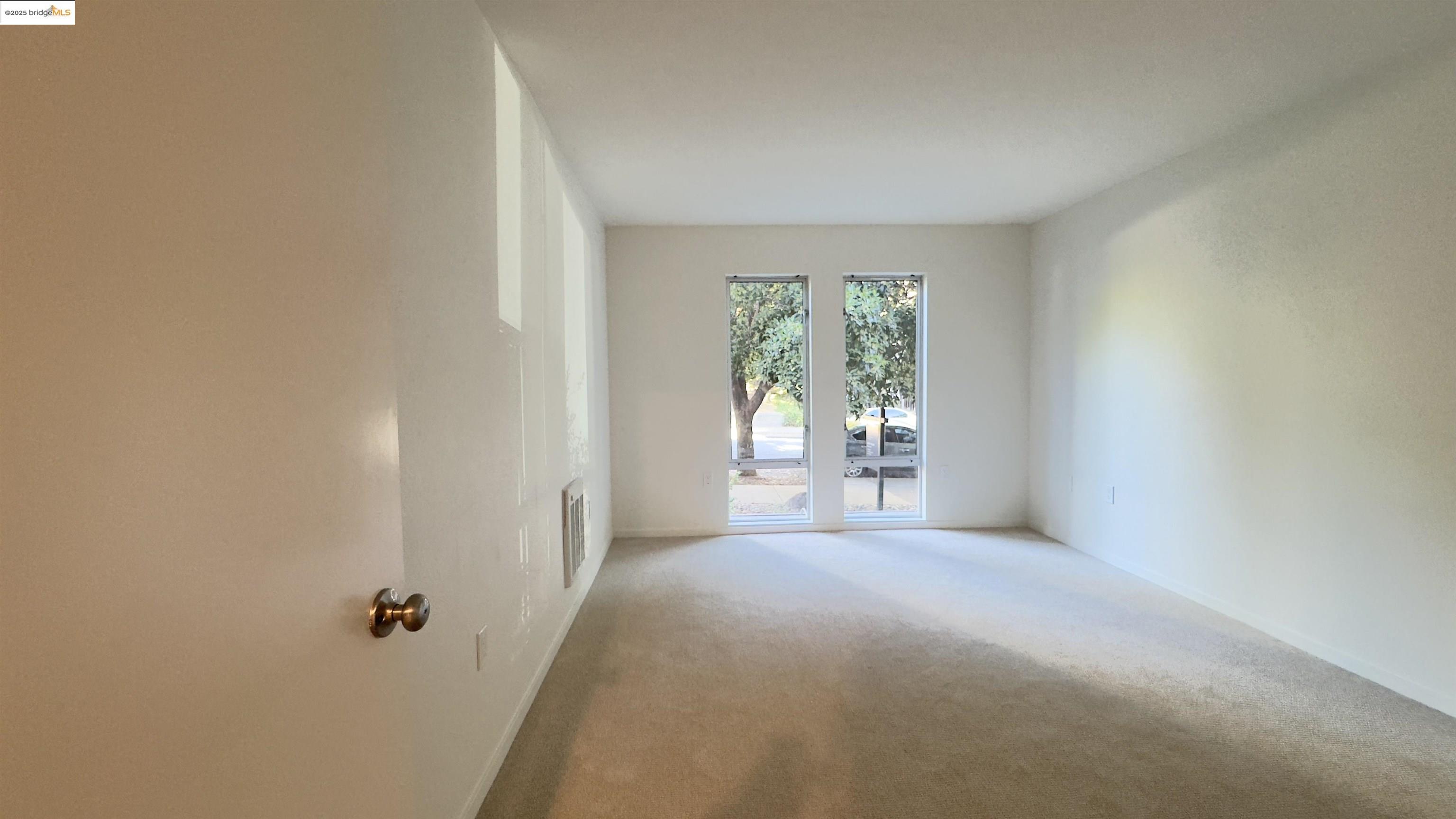 Photo #8: 41107819 Listing: Photo #8