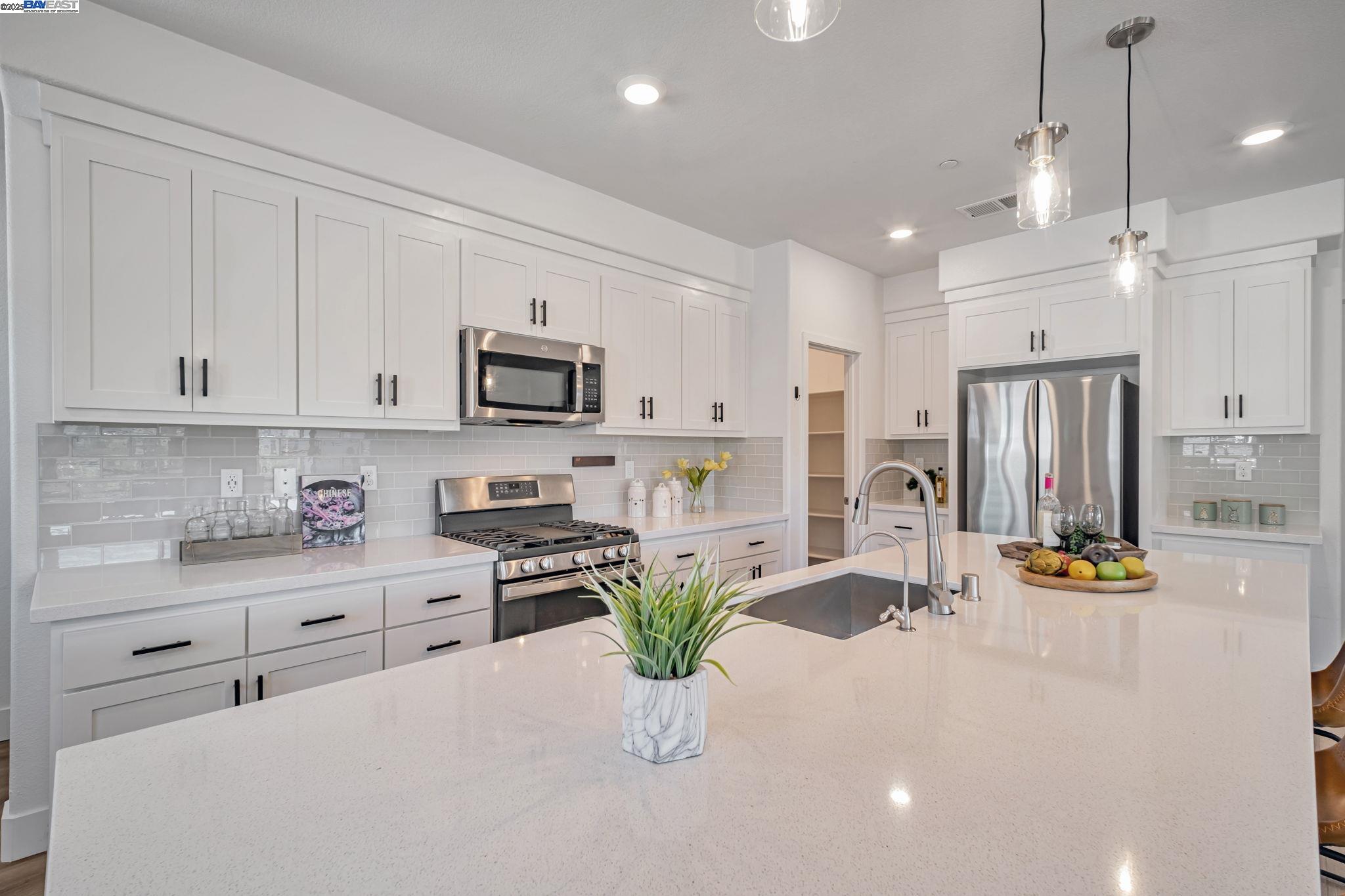 Photo #12: 41107820 Listing: Photo #12