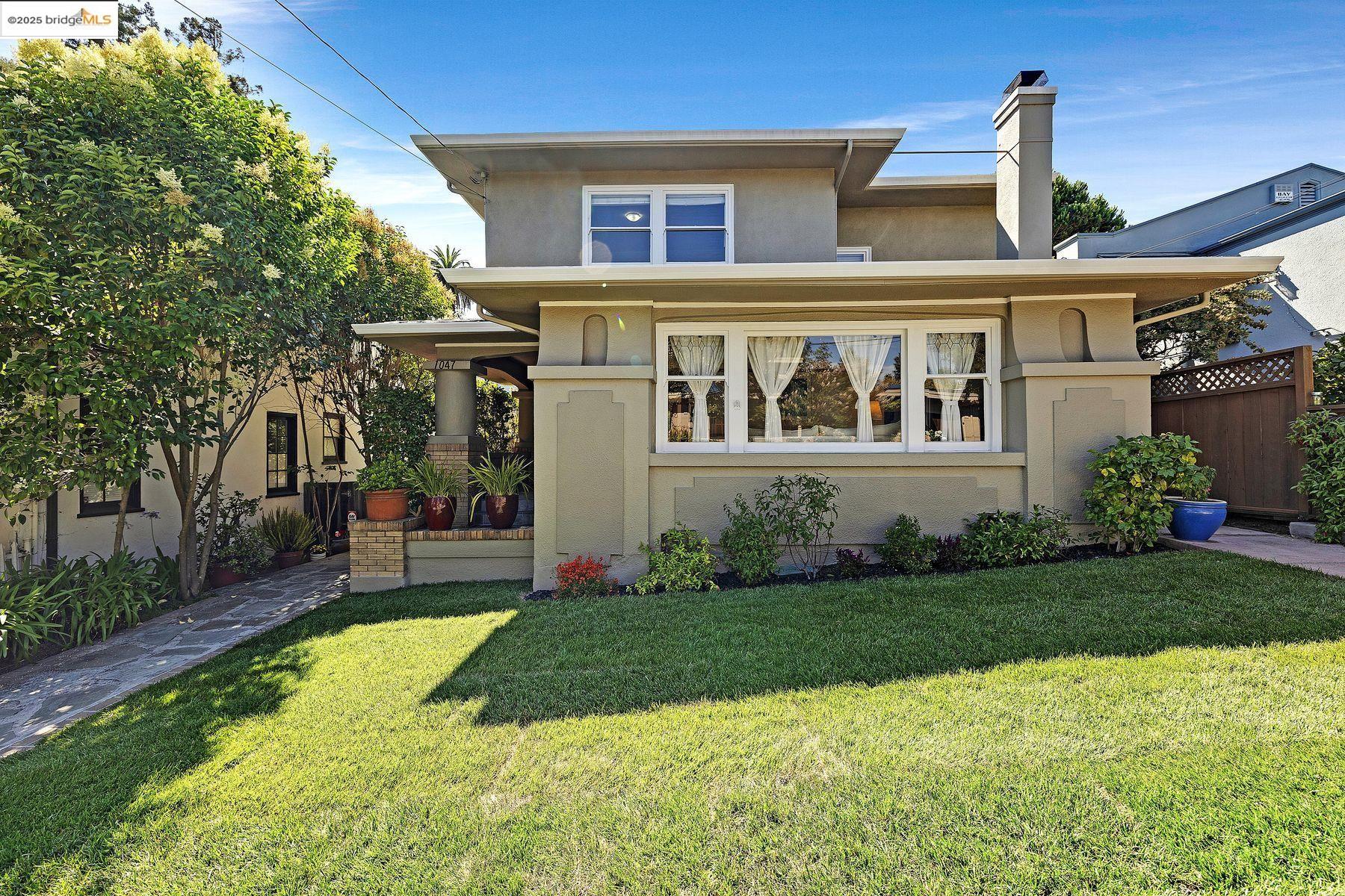 Detail Gallery Image 2 of 43 For 1047 Ranleigh Way, Piedmont,  CA 94610 - 3 Beds | 1/1 Baths