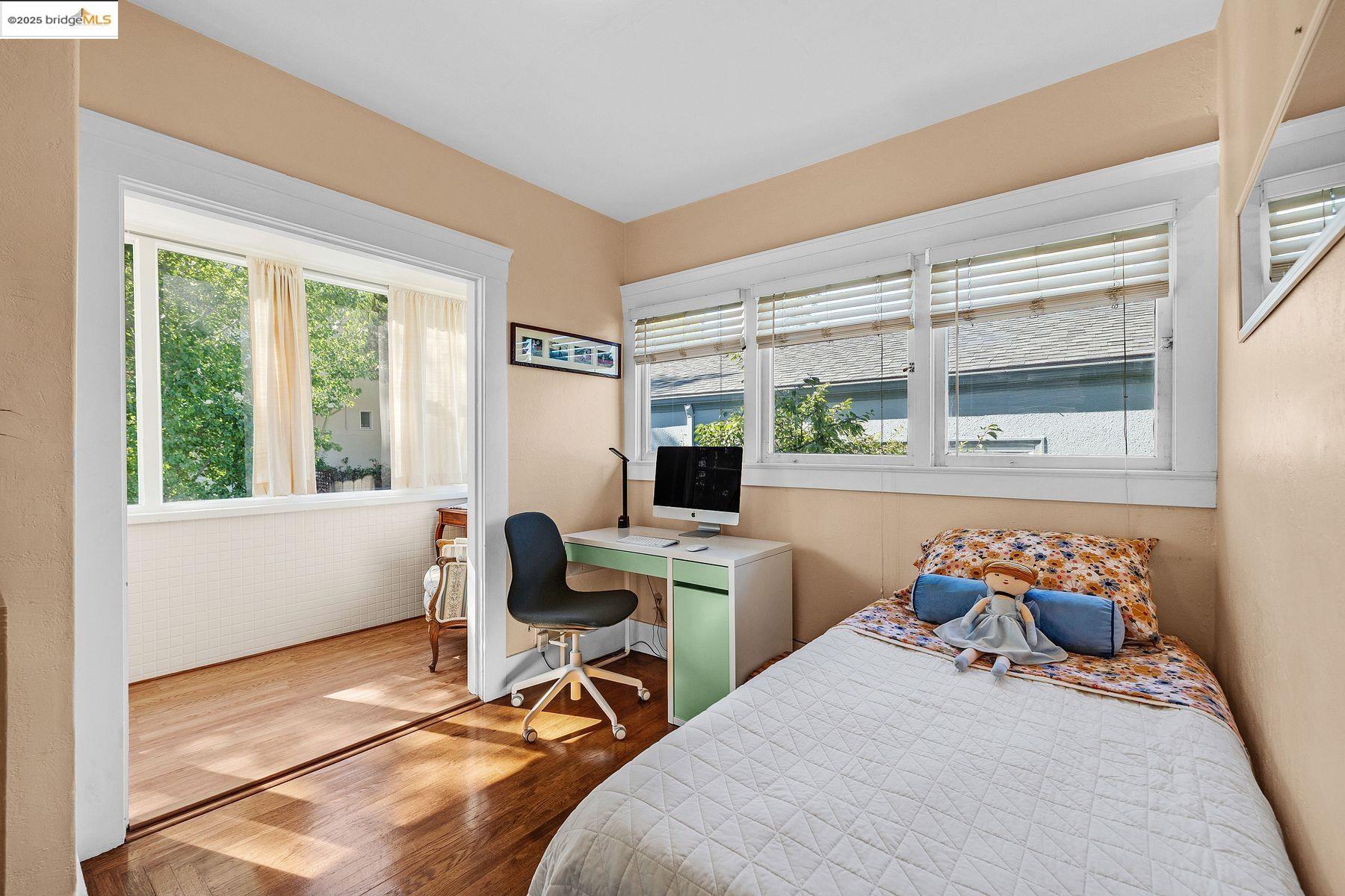 Detail Gallery Image 22 of 43 For 1047 Ranleigh Way, Piedmont,  CA 94610 - 3 Beds | 1/1 Baths