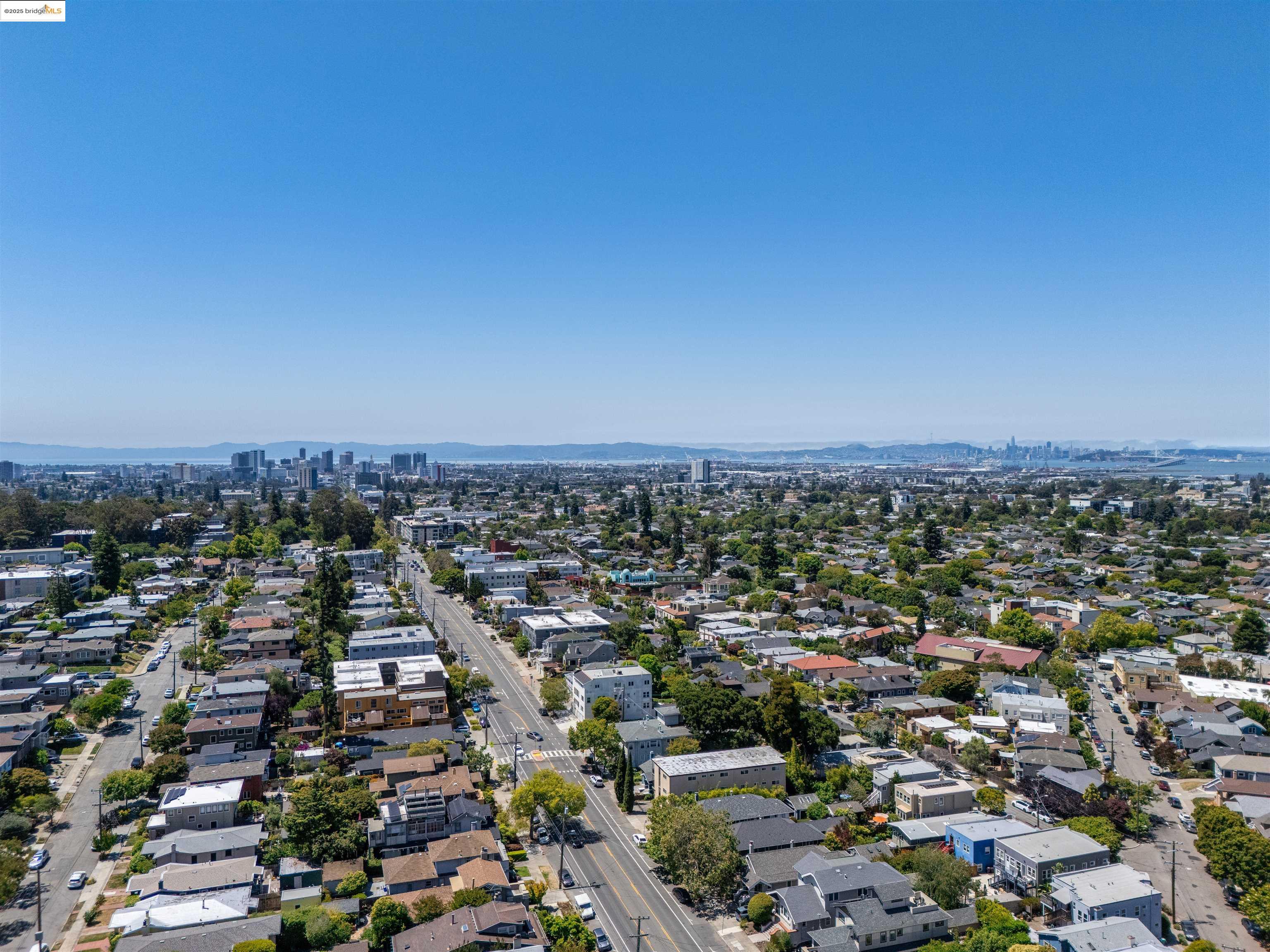 Detail Gallery Image 5 of 7 For 5445 Broadway, Oakland,  CA 94618 - – Beds | – Baths