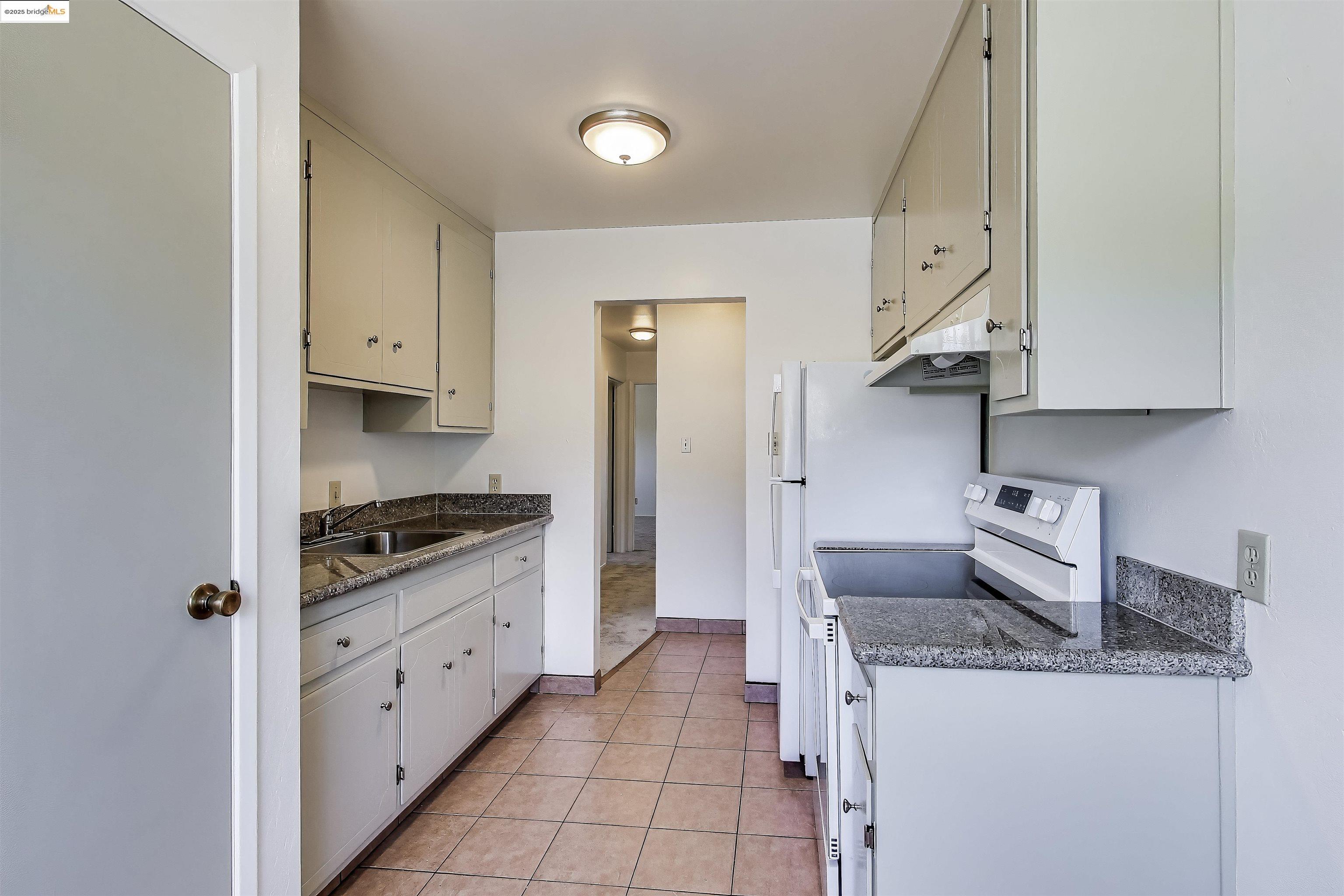 Detail Gallery Image 5 of 10 For 2504 Denning Ct, Castro Valley,  CA 94546 - – Beds | – Baths
