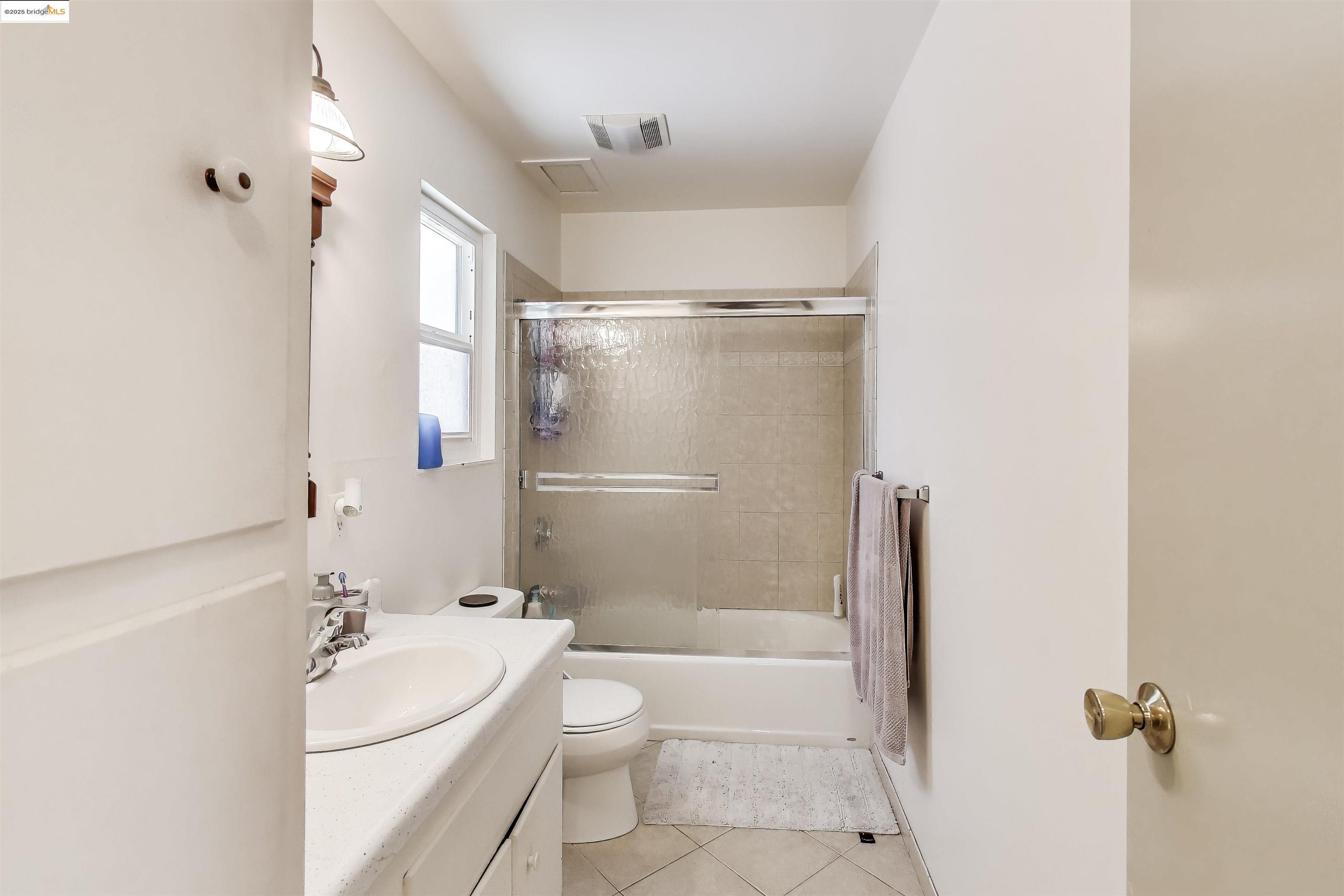 Detail Gallery Image 7 of 10 For 2504 Denning Ct, Castro Valley,  CA 94546 - – Beds | – Baths