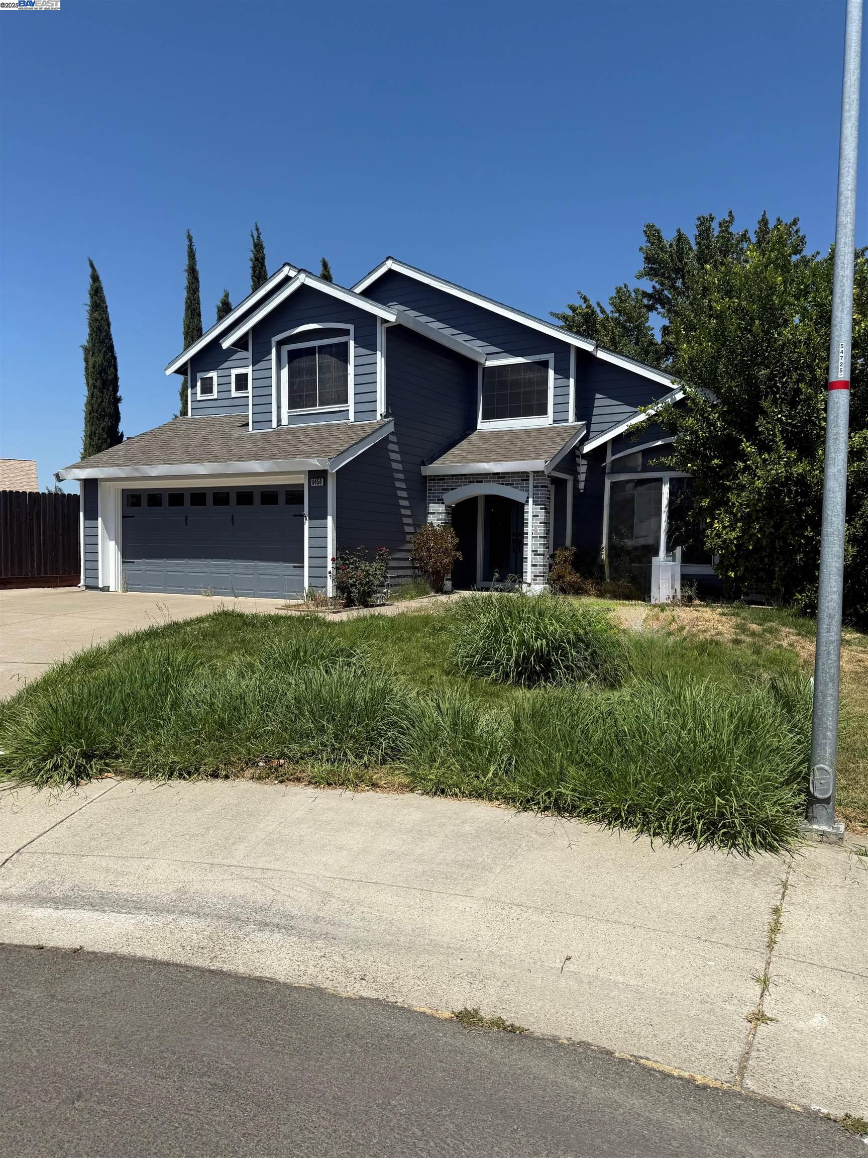 Detail Gallery Image 1 of 1 For 8450 Montpelier Way, Sacramento,  CA 95823 - 4 Beds | 2/1 Baths