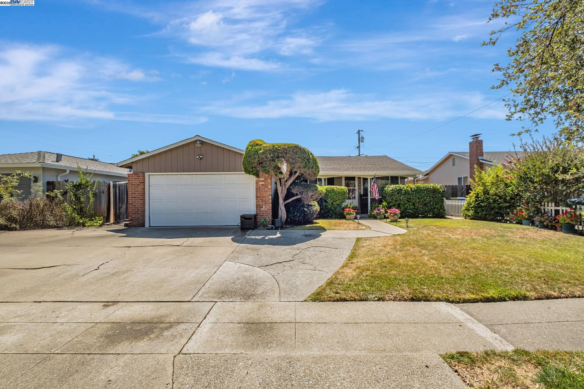 Detail Gallery Image 1 of 38 For 40575 Blacow Road, Fremont,  CA 94538 - 3 Beds | 2 Baths