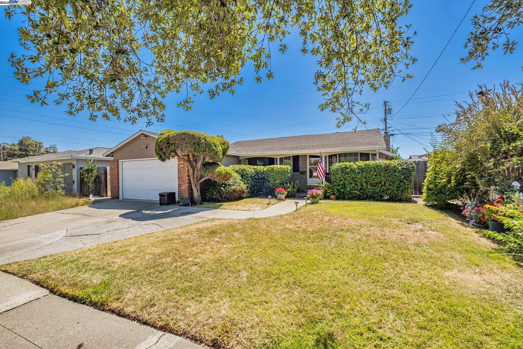 Detail Gallery Image 2 of 38 For 40575 Blacow Road, Fremont,  CA 94538 - 3 Beds | 2 Baths