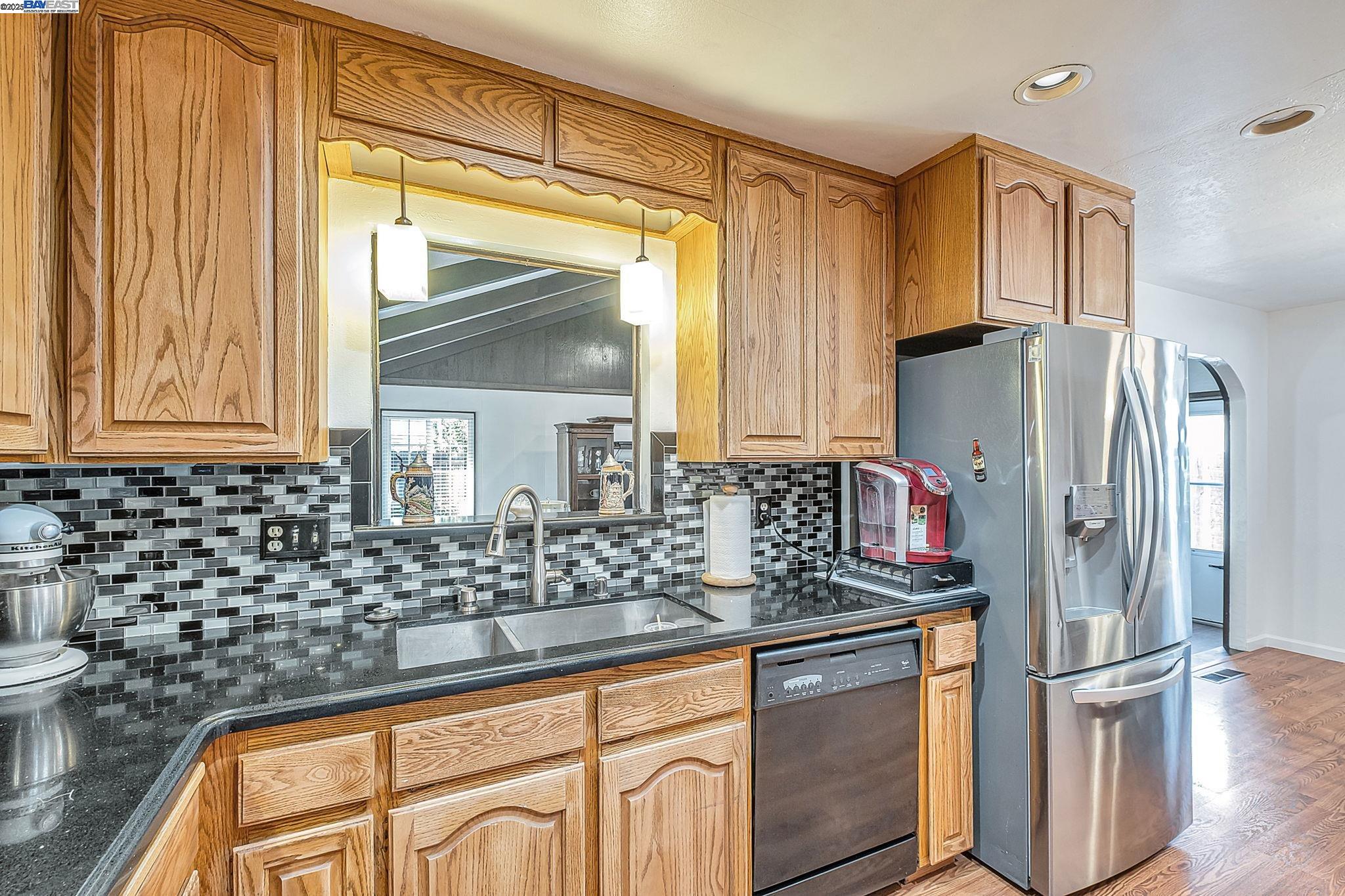 Detail Gallery Image 15 of 38 For 40575 Blacow Road, Fremont,  CA 94538 - 3 Beds | 2 Baths