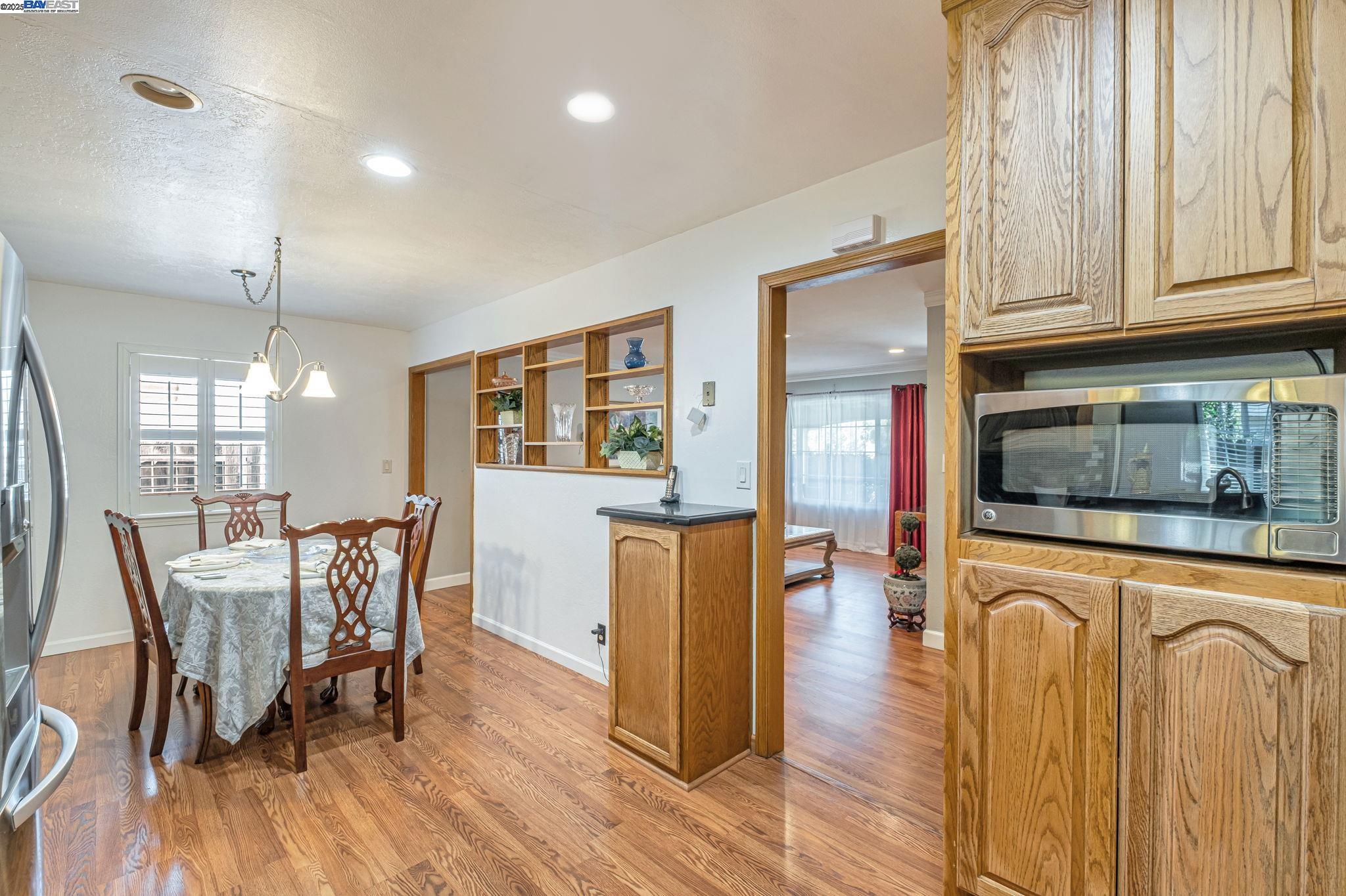 Detail Gallery Image 16 of 38 For 40575 Blacow Road, Fremont,  CA 94538 - 3 Beds | 2 Baths