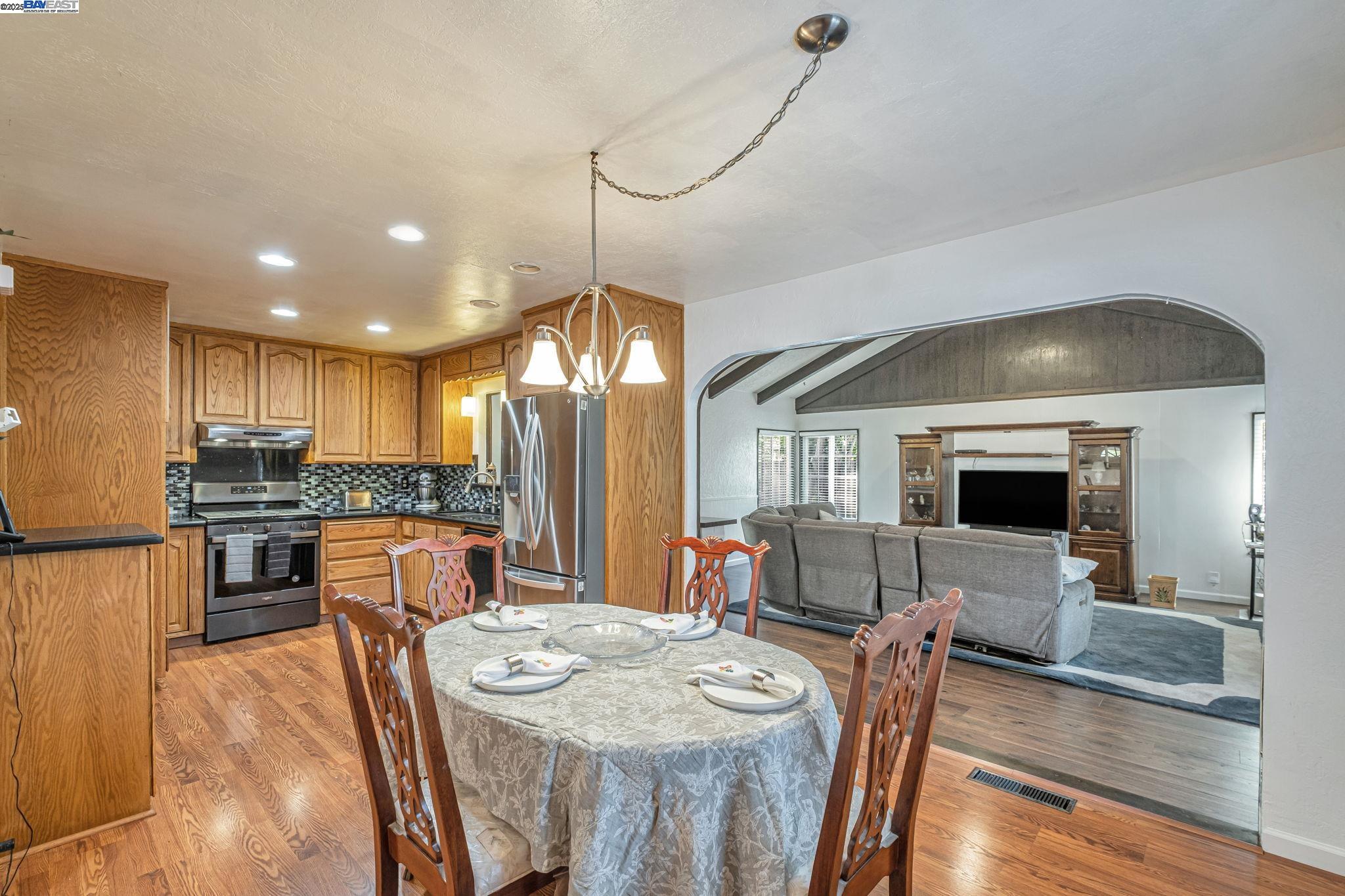 Detail Gallery Image 5 of 38 For 40575 Blacow Road, Fremont,  CA 94538 - 3 Beds | 2 Baths