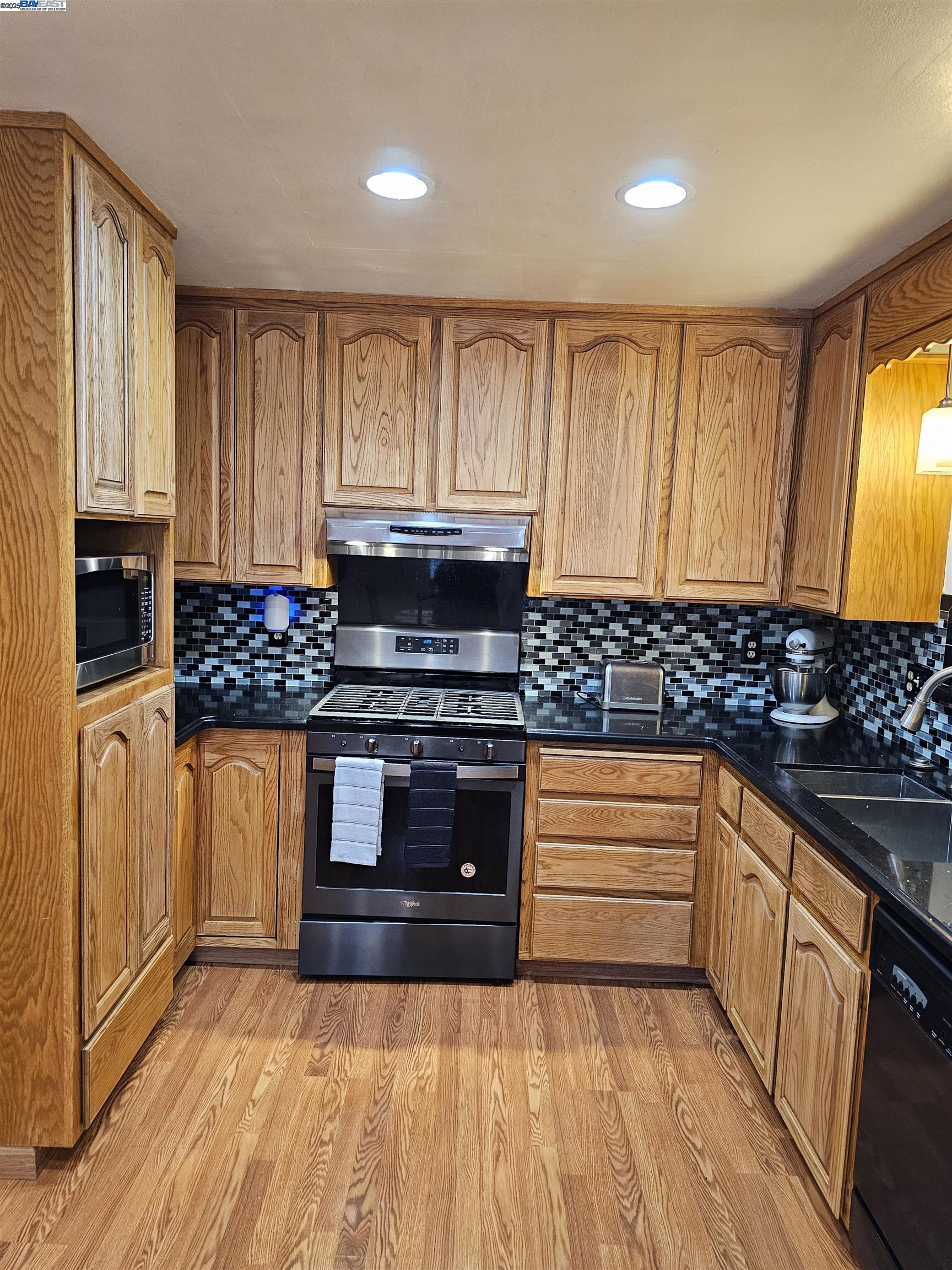 Detail Gallery Image 9 of 38 For 40575 Blacow Road, Fremont,  CA 94538 - 3 Beds | 2 Baths