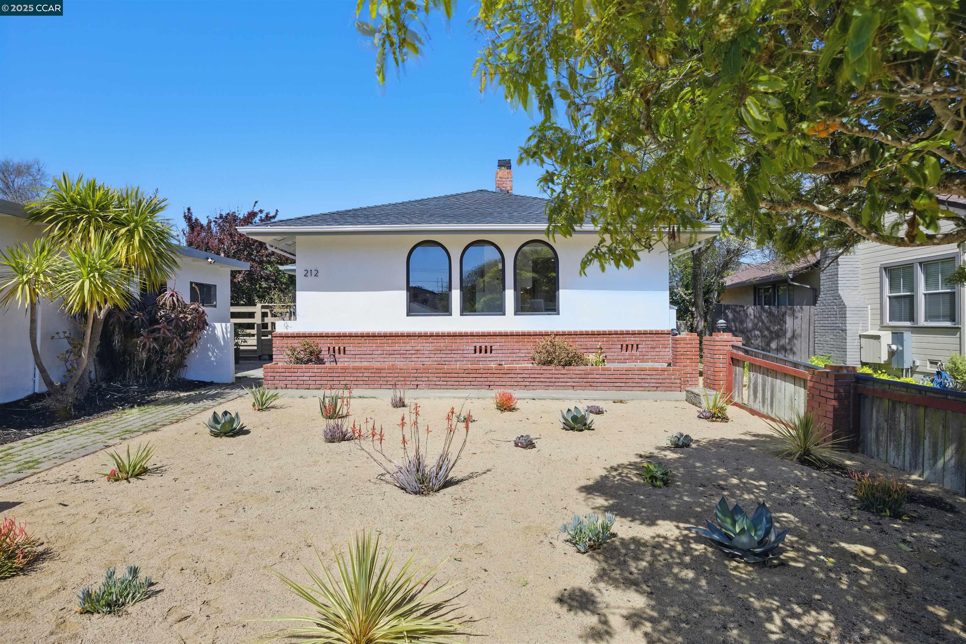 Detail Gallery Image 2 of 29 For 212 Indio Dr, South San Francisco,  CA 94080 - 3 Beds | 2 Baths