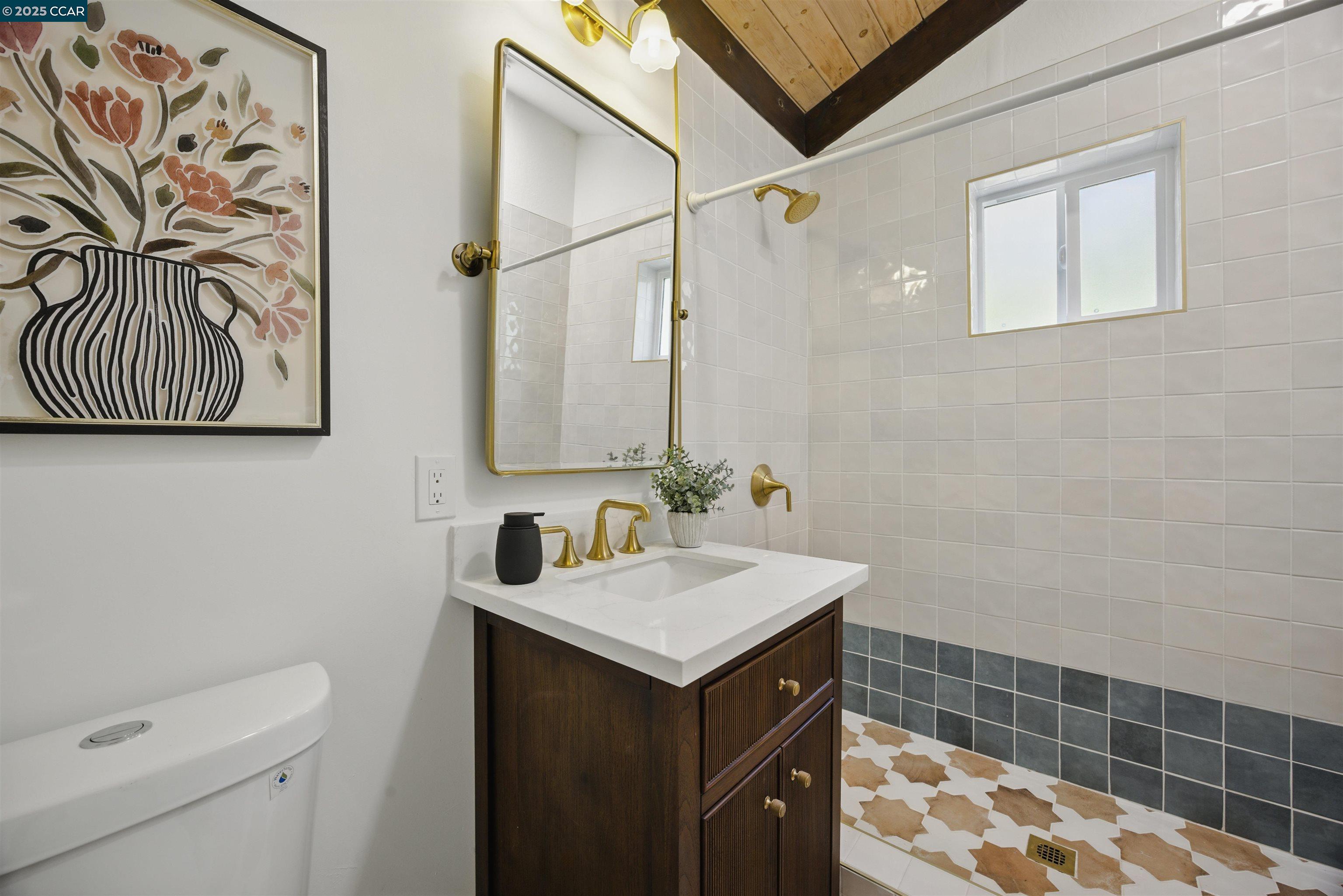 Detail Gallery Image 14 of 29 For 212 Indio Dr, South San Francisco,  CA 94080 - 3 Beds | 2 Baths